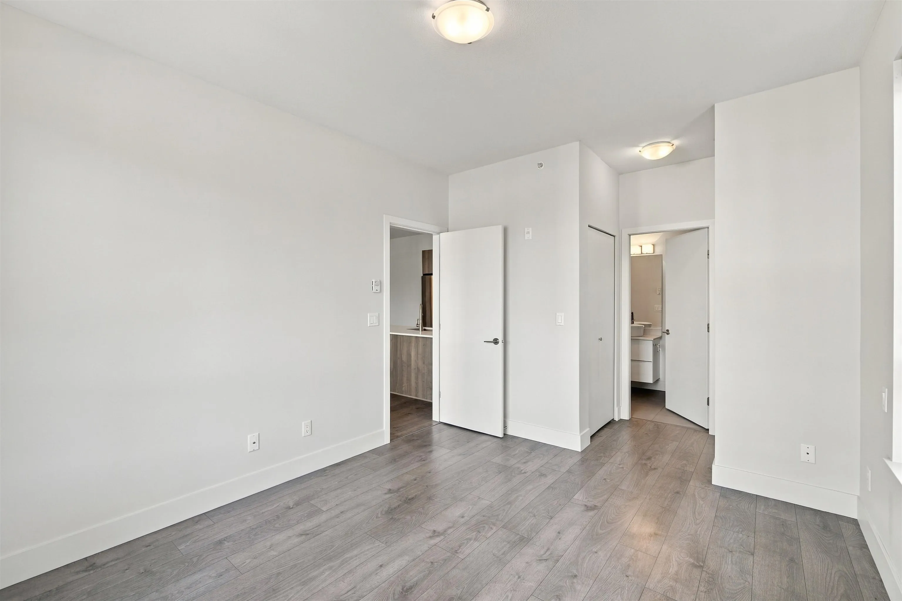 630 Como Lake Avenue #410