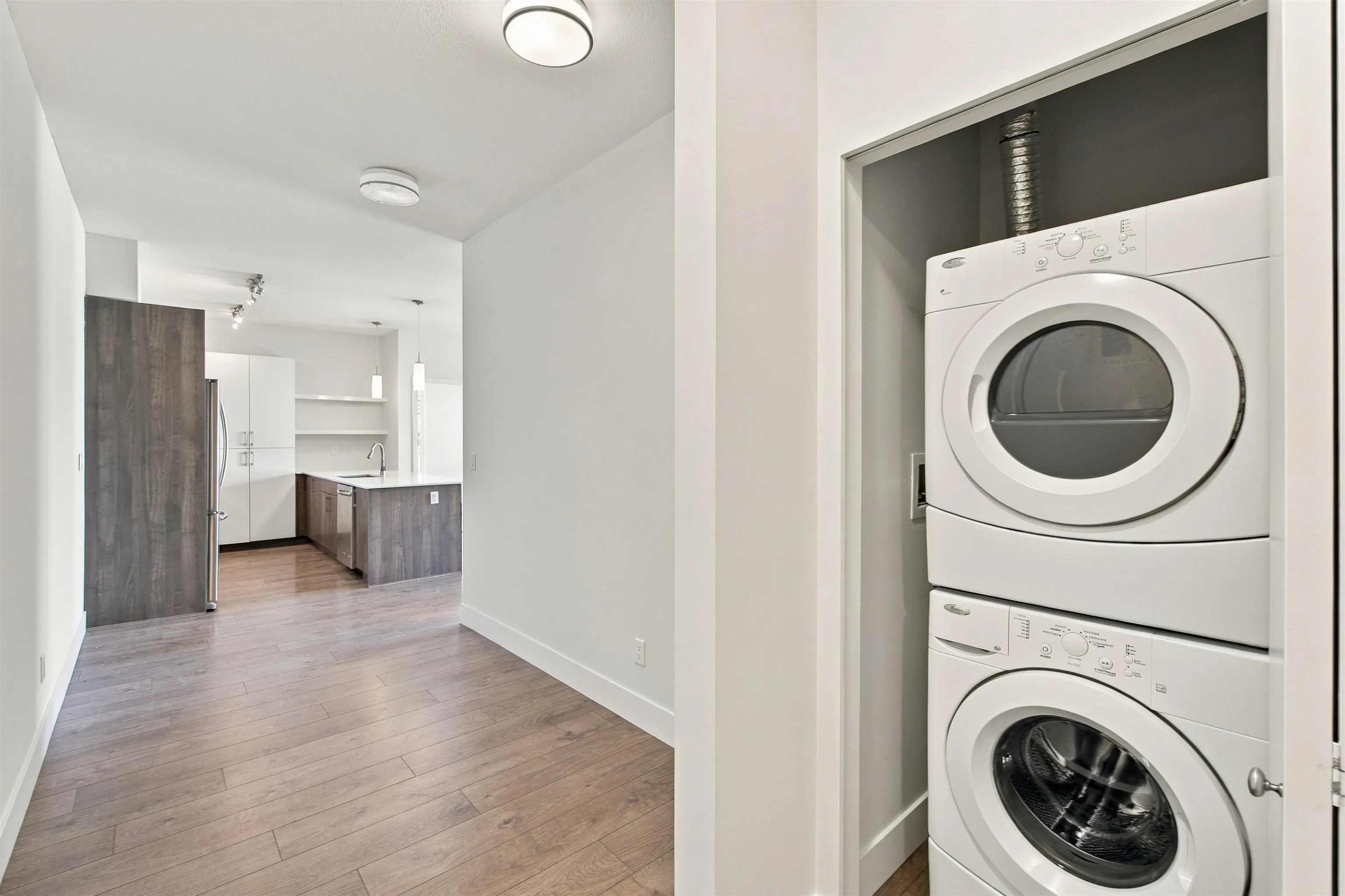 630 Como Lake Avenue #410