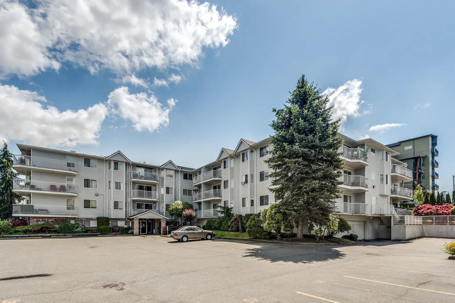 2750 Fuller Street #105