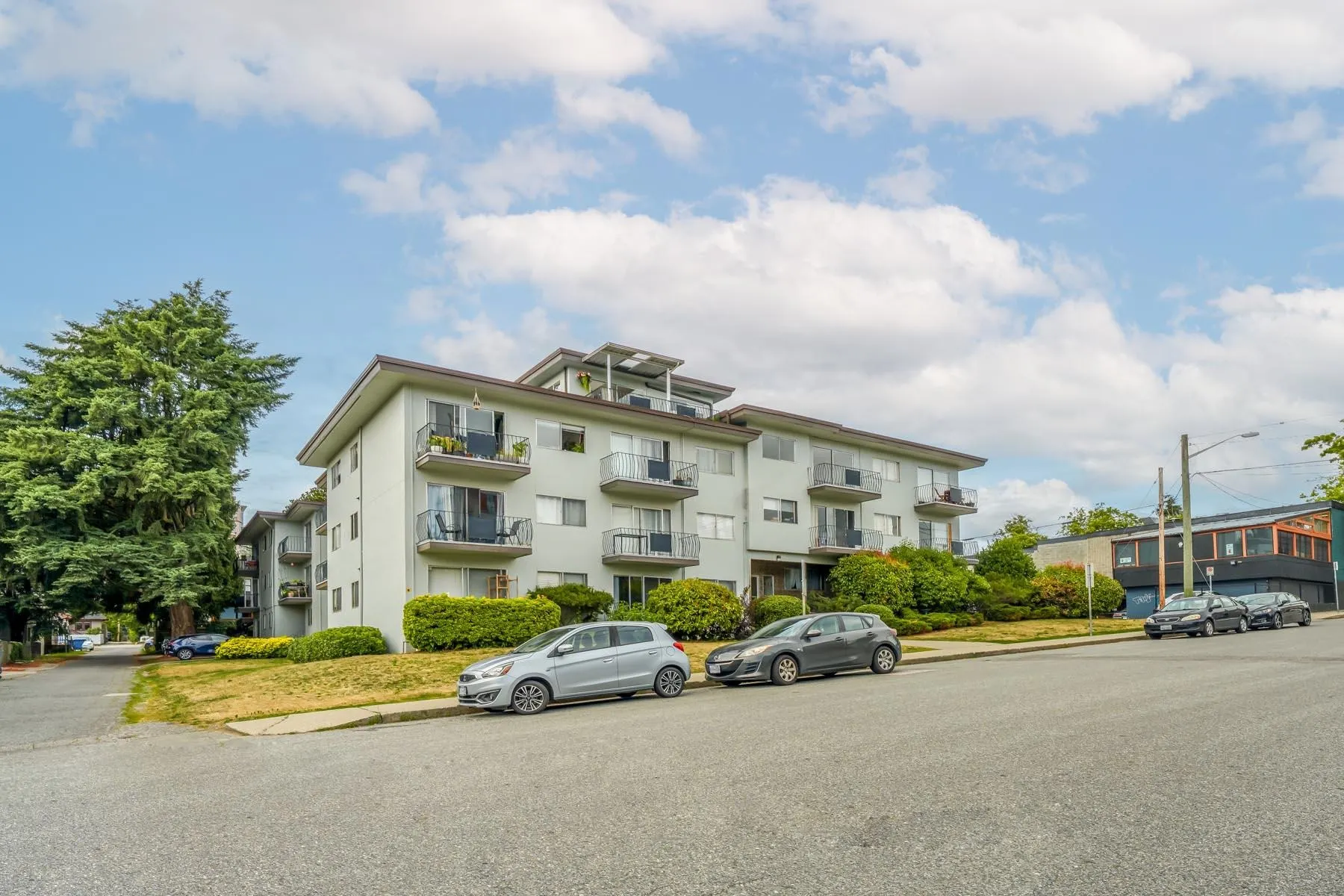 611 Blackford Street #208