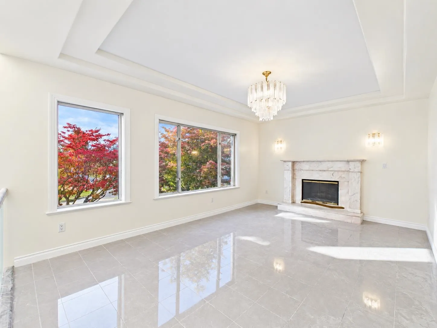 825 Everett Crescent