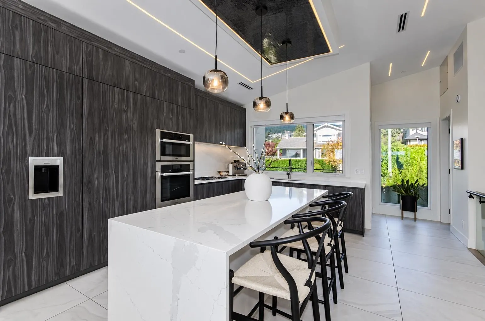 1108 Esquimalt Avenue