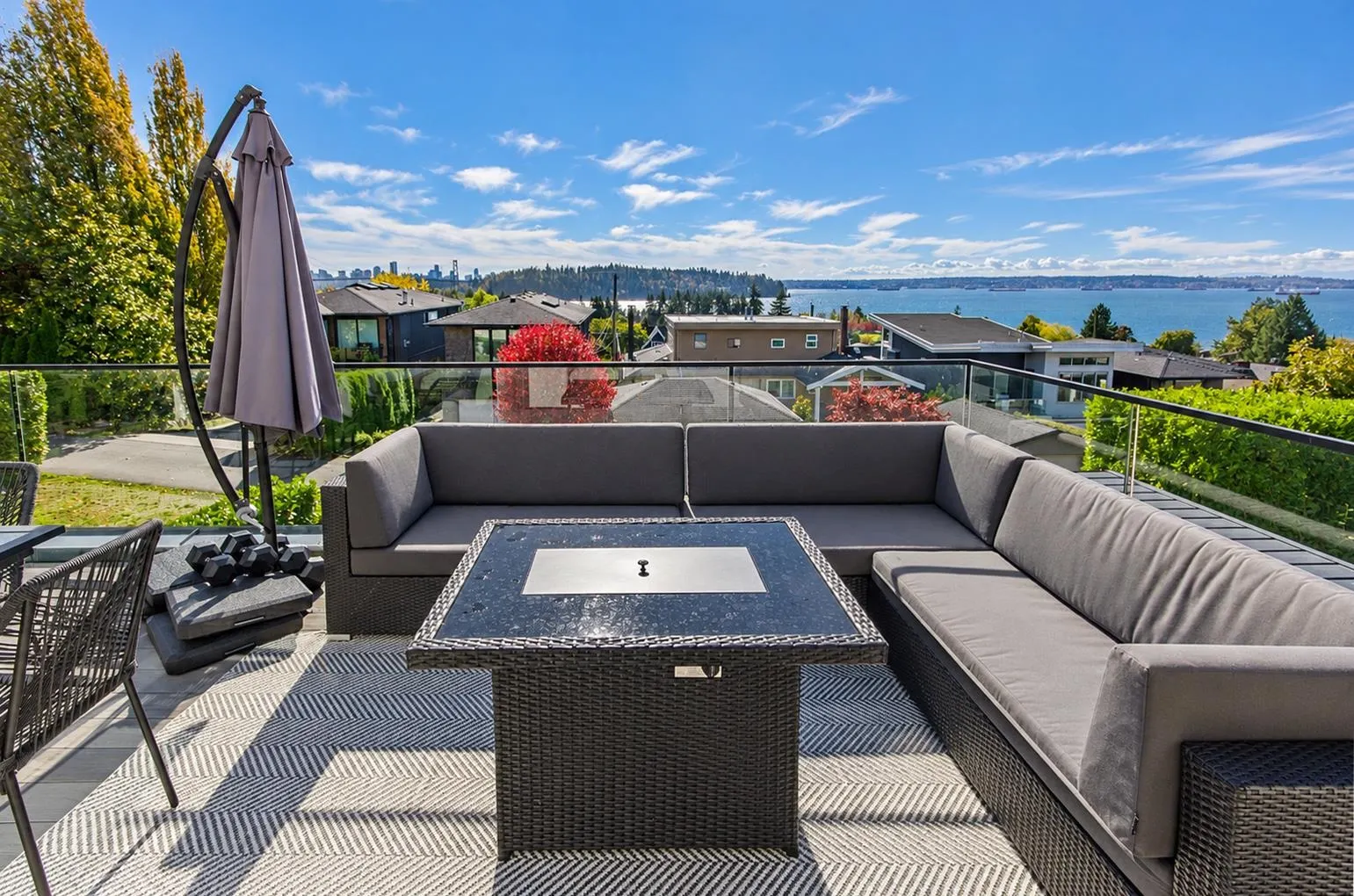 1108 Esquimalt Avenue