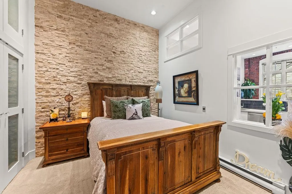 1811 W 16th Avenue #104