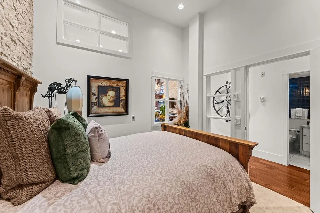 1811 W 16th Avenue #104