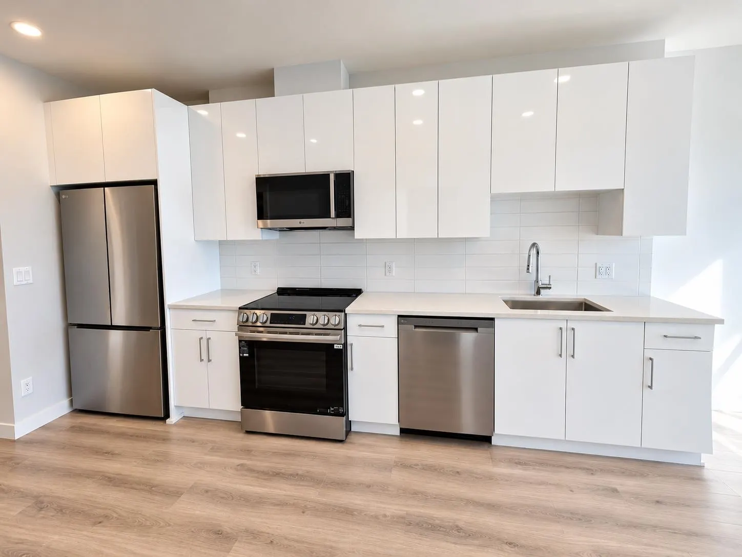 8423 Cedar Street #202