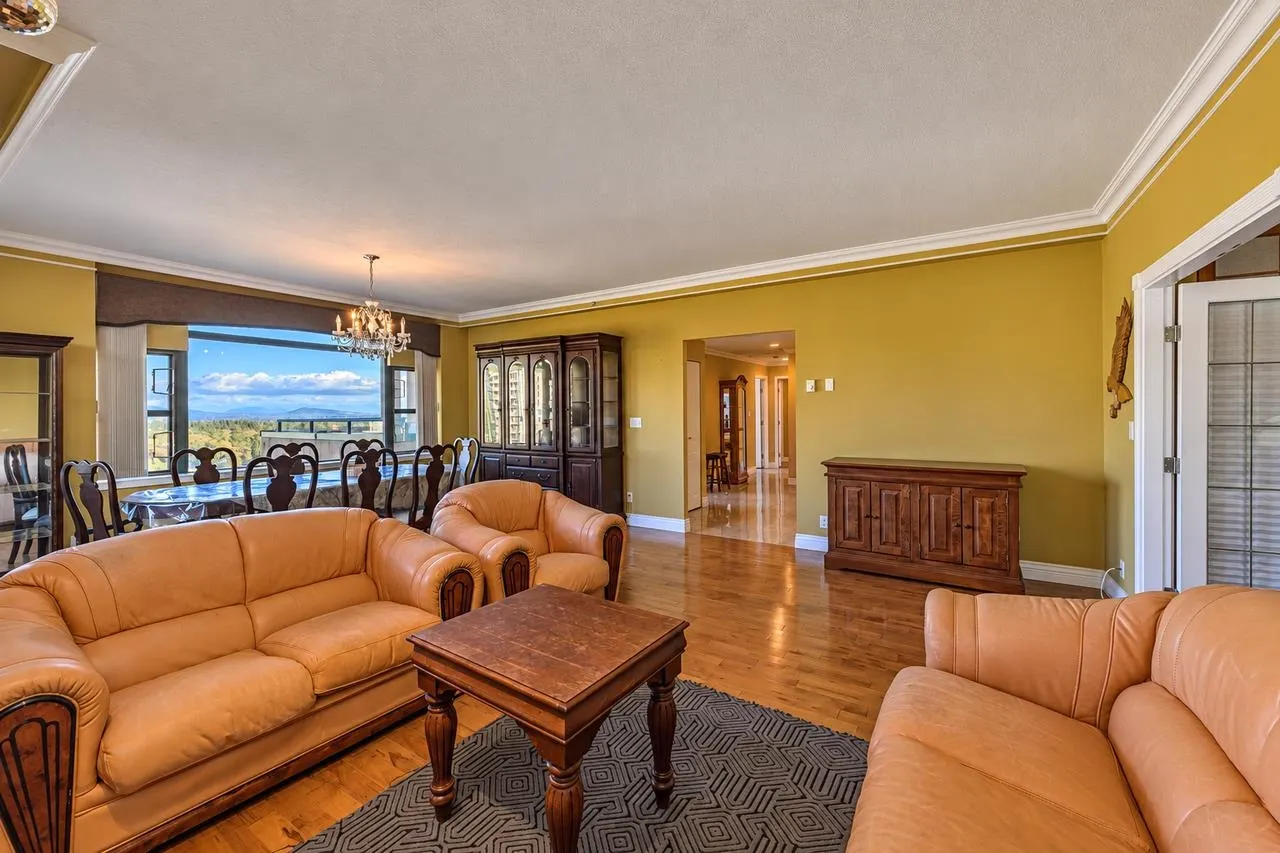 3071 Glen Drive #2102