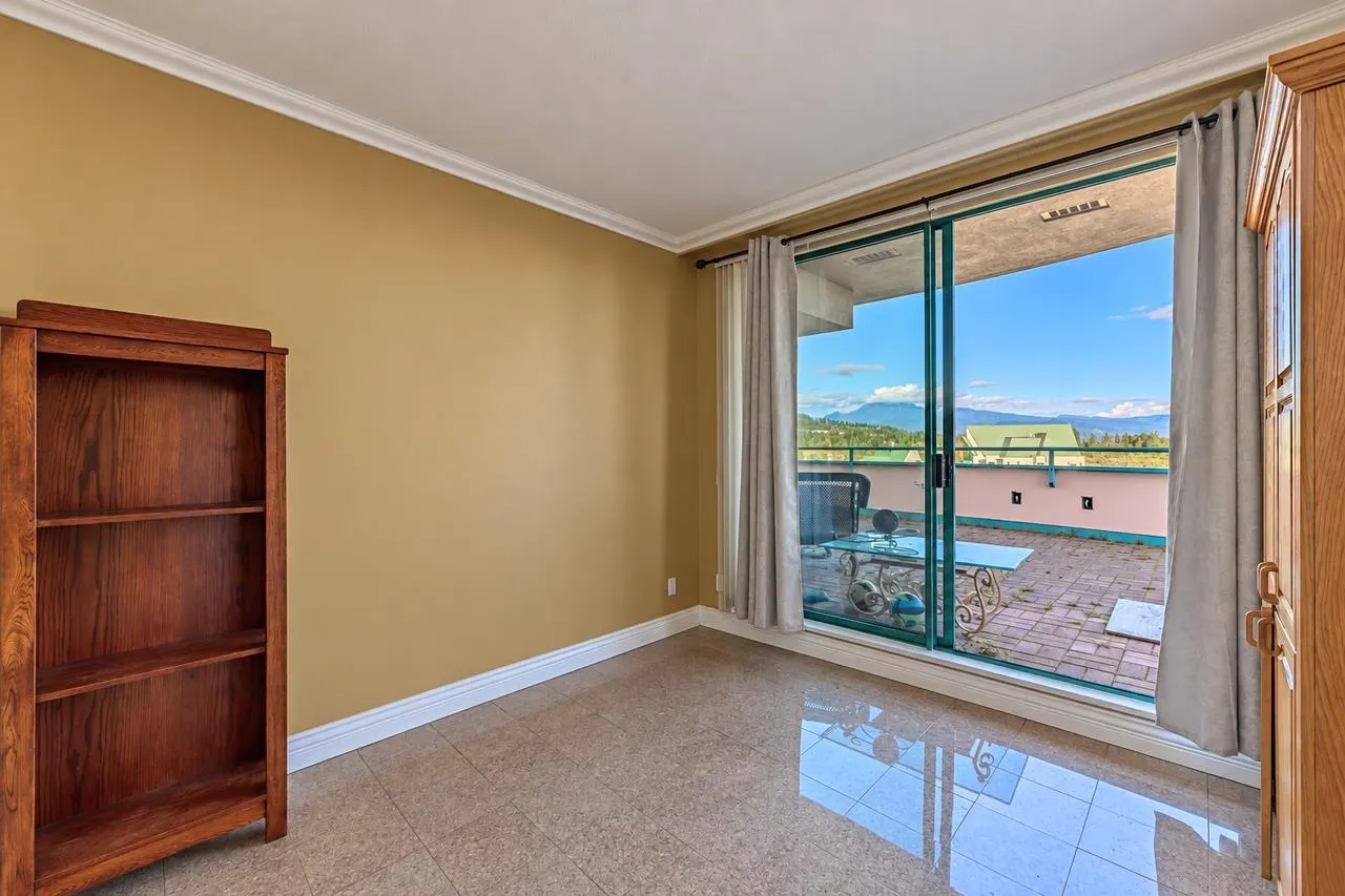 3071 Glen Drive #2102