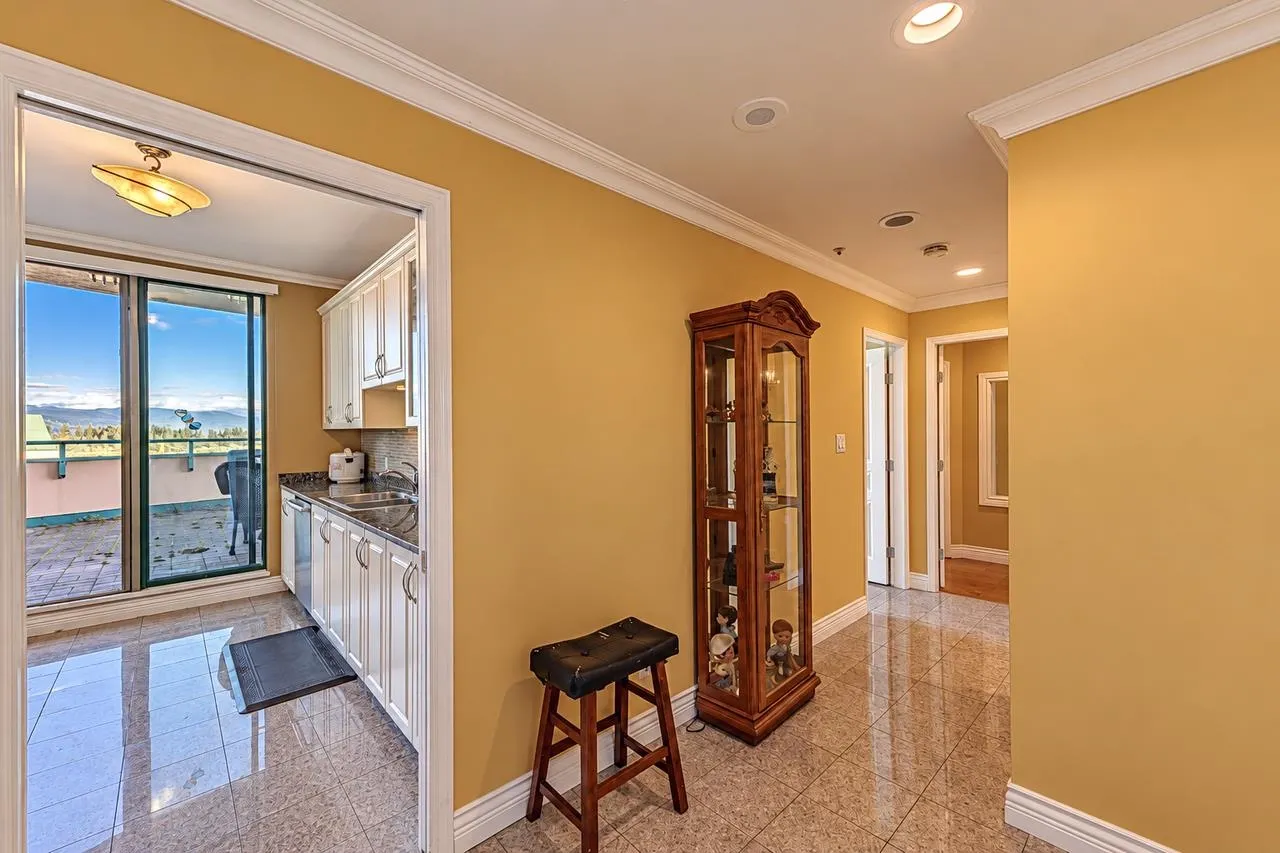3071 Glen Drive #2102