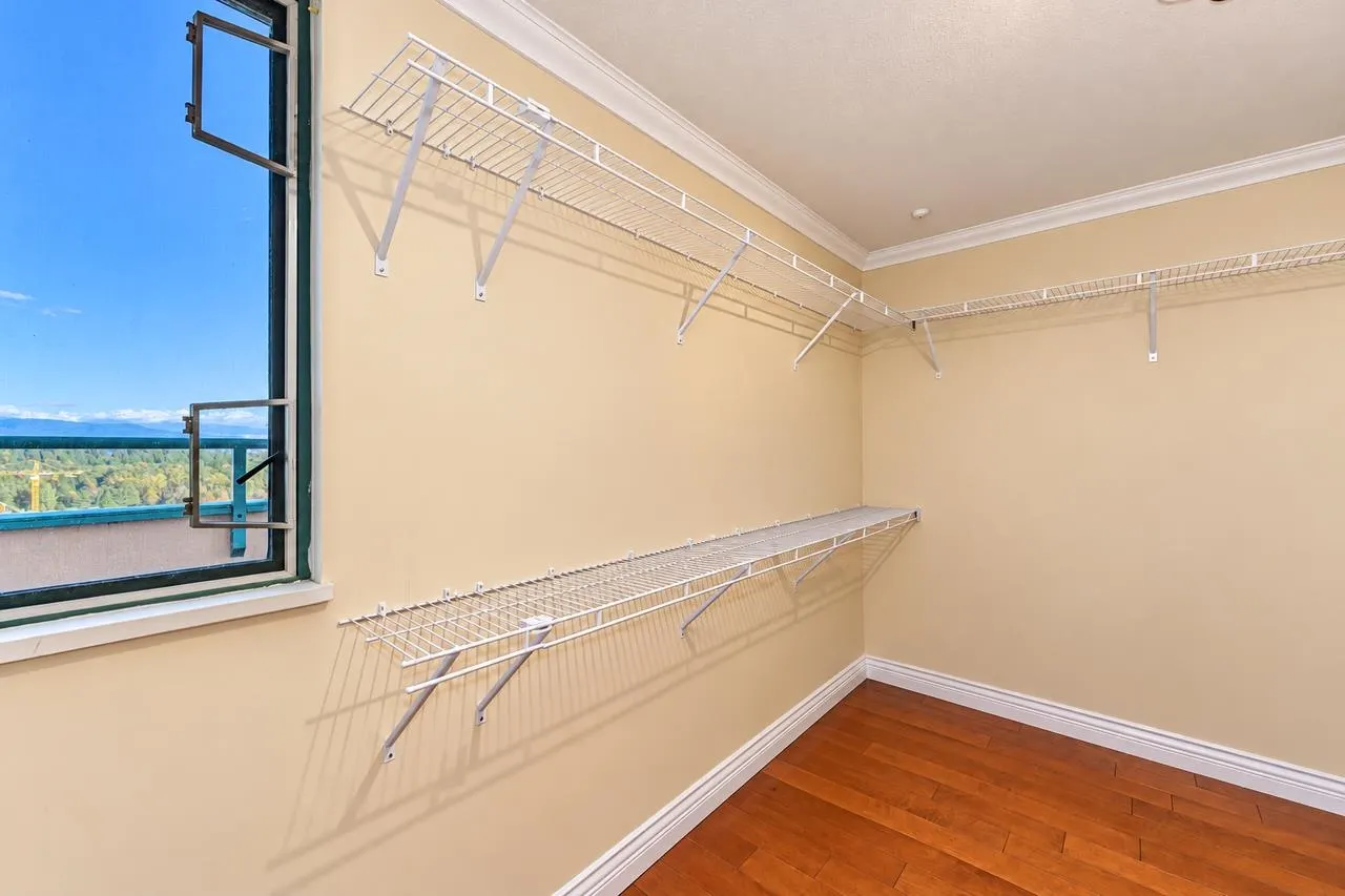 3071 Glen Drive #2102
