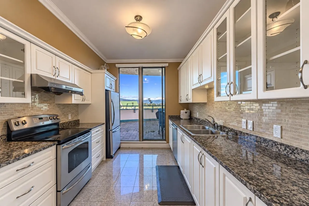 3071 Glen Drive #2102