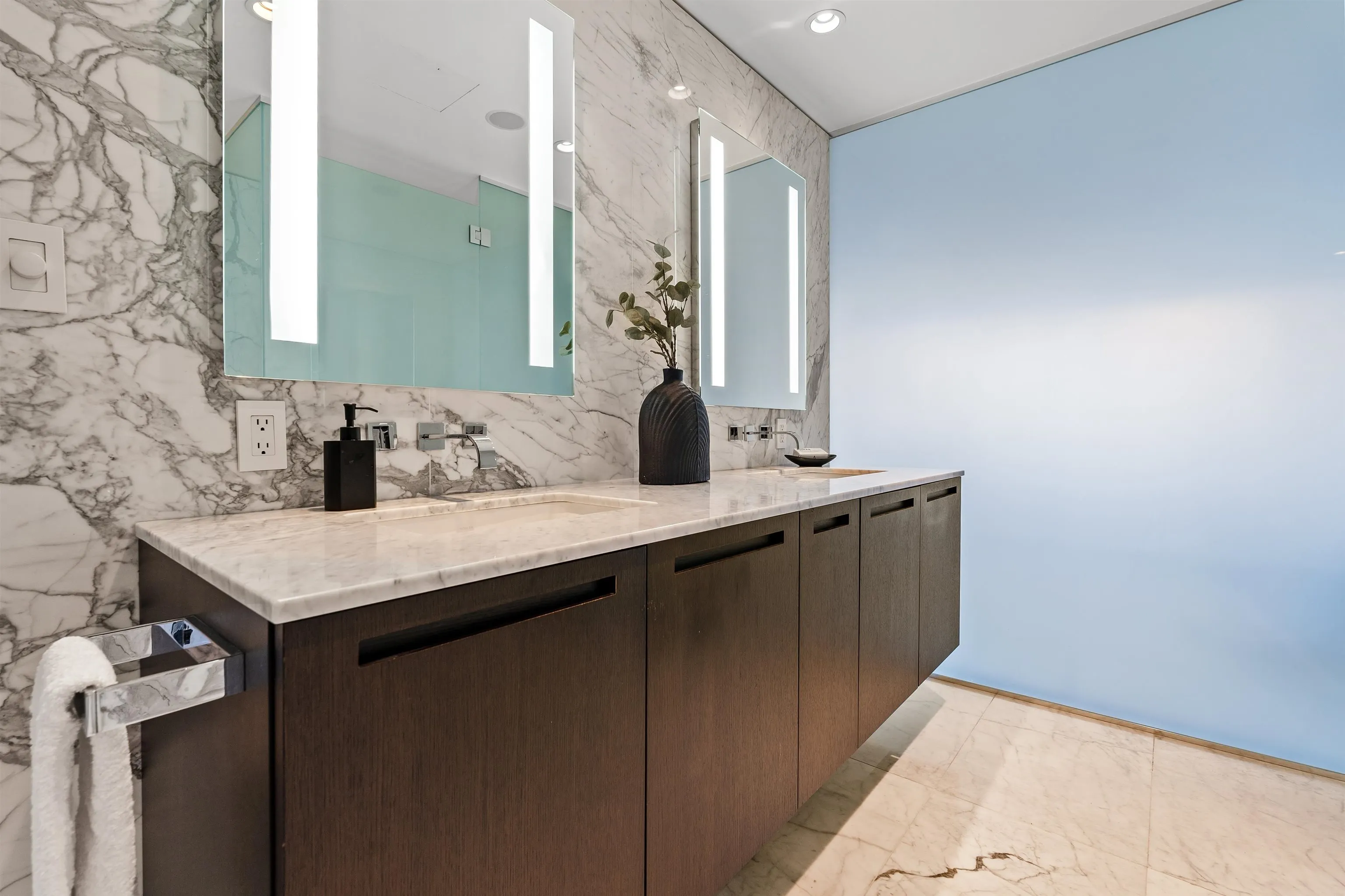 1011 W Cordova Street #2603
