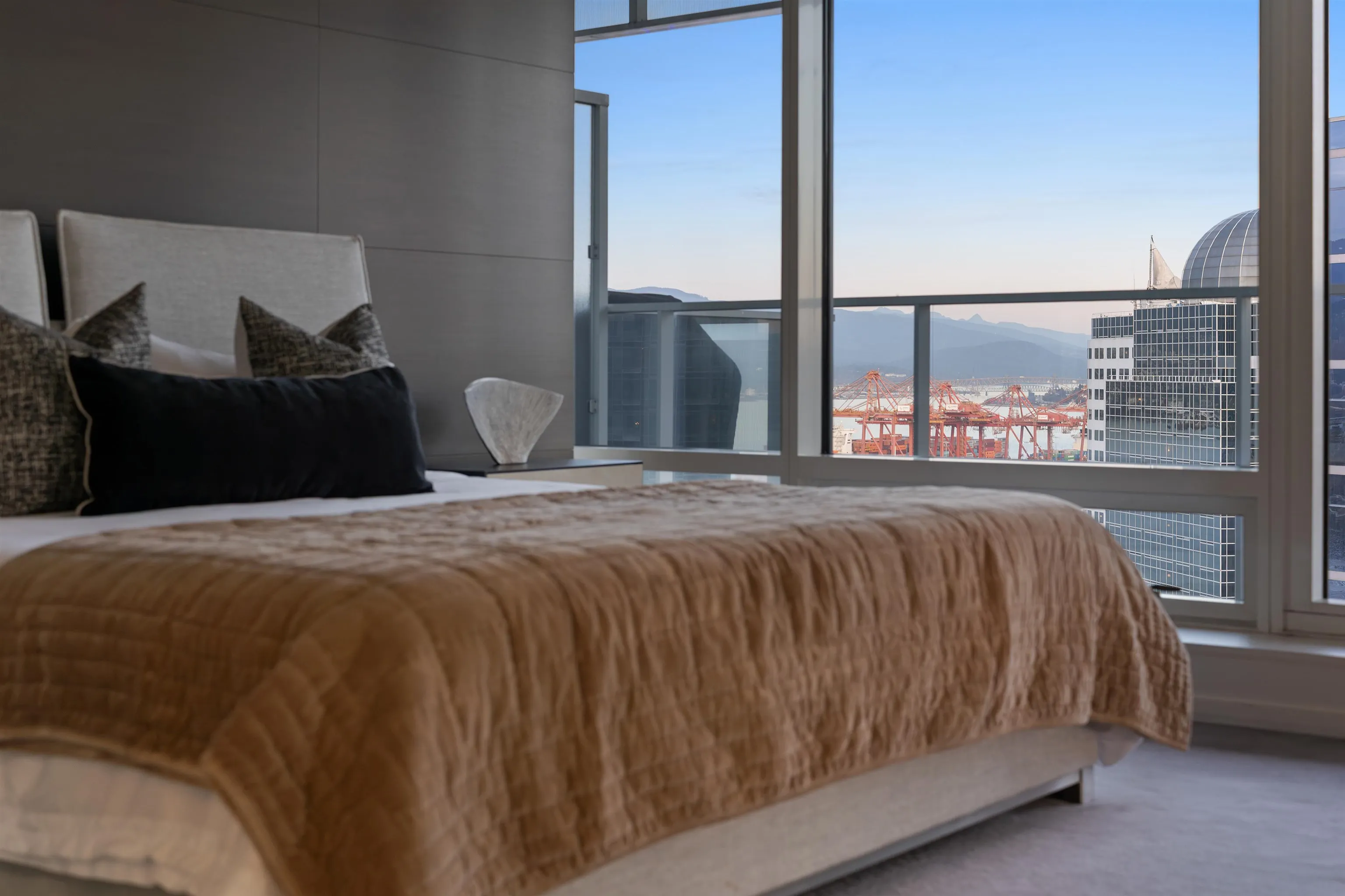 1011 W Cordova Street #2603