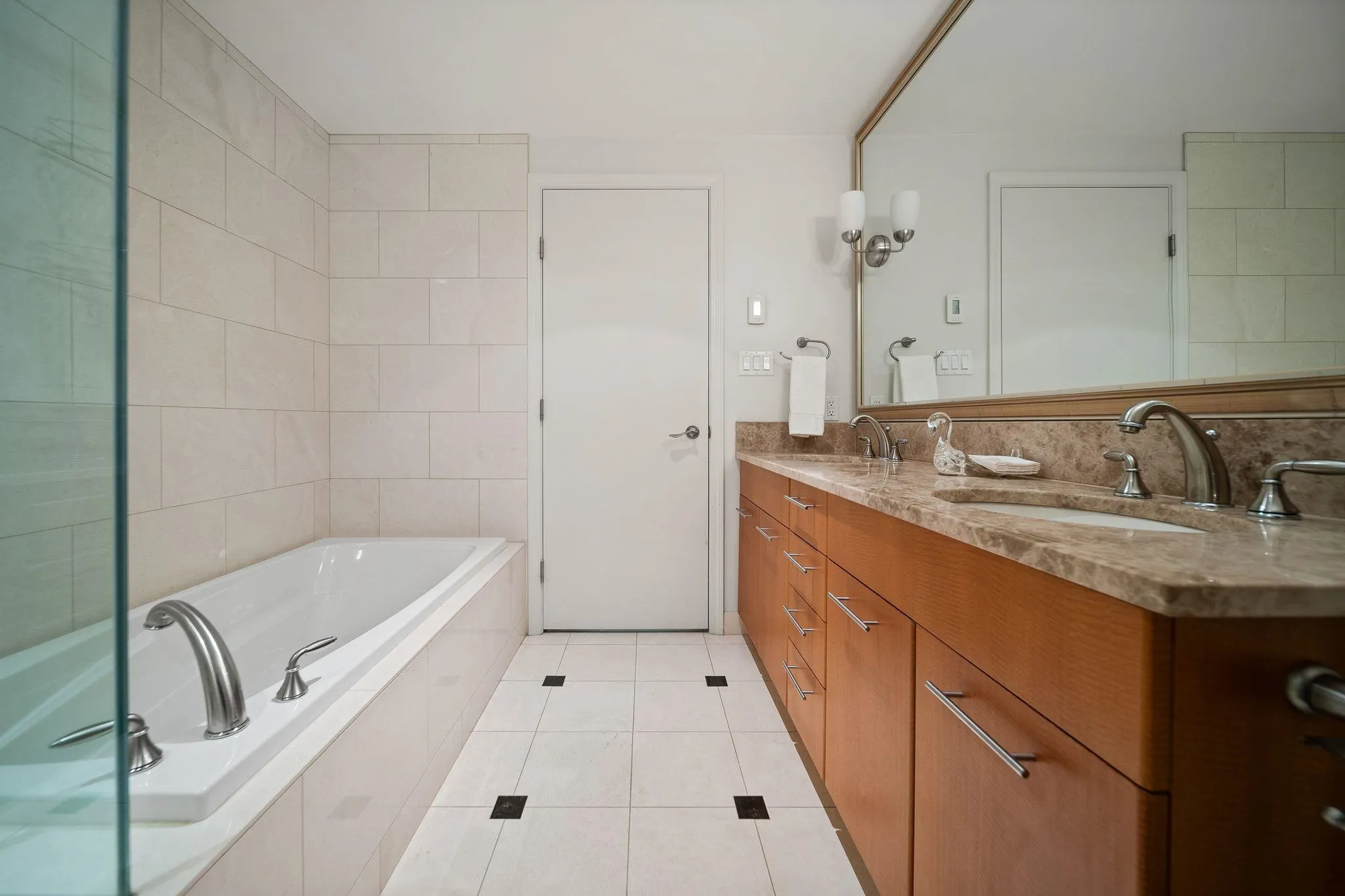 323 Jervis Street #402