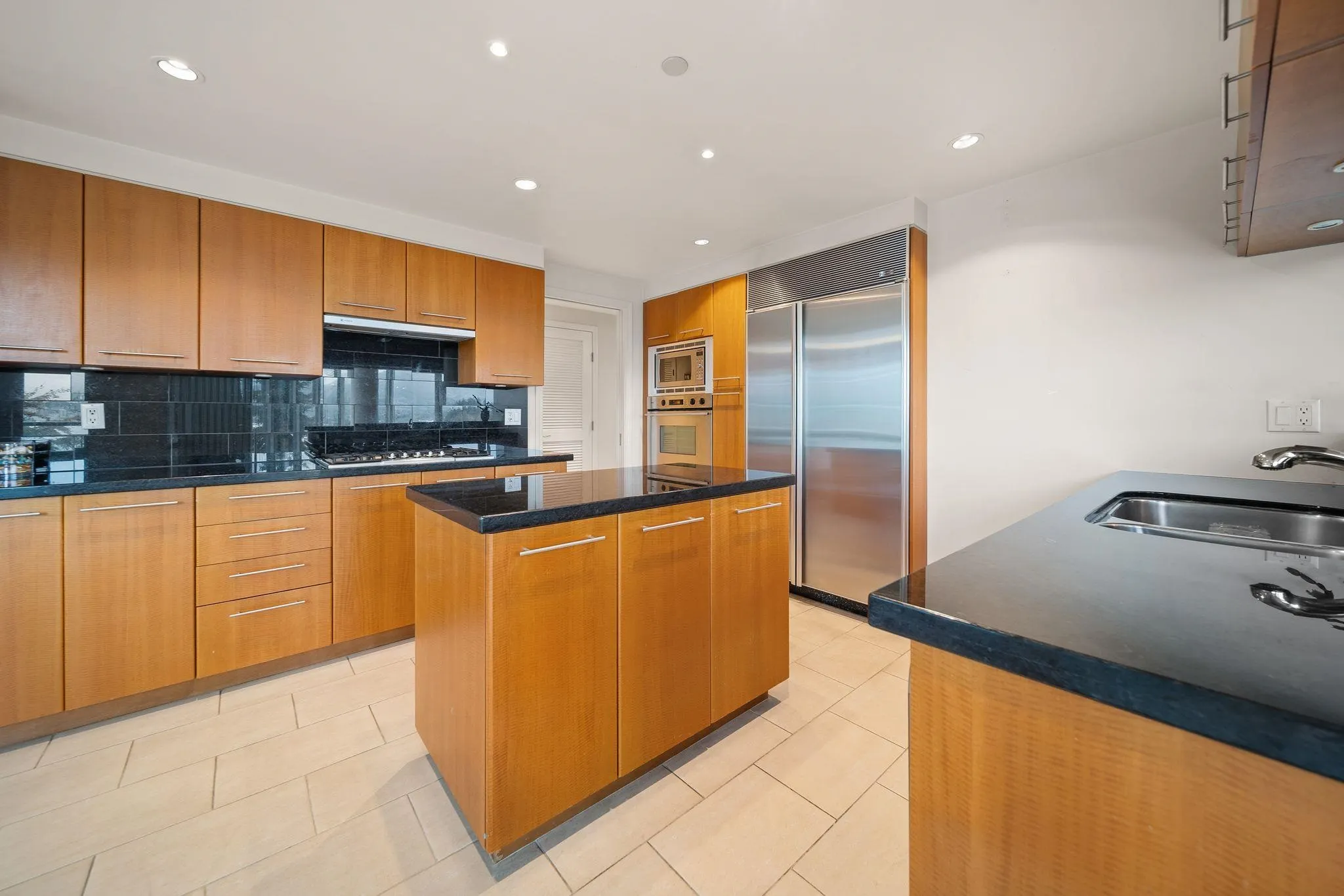323 Jervis Street #402