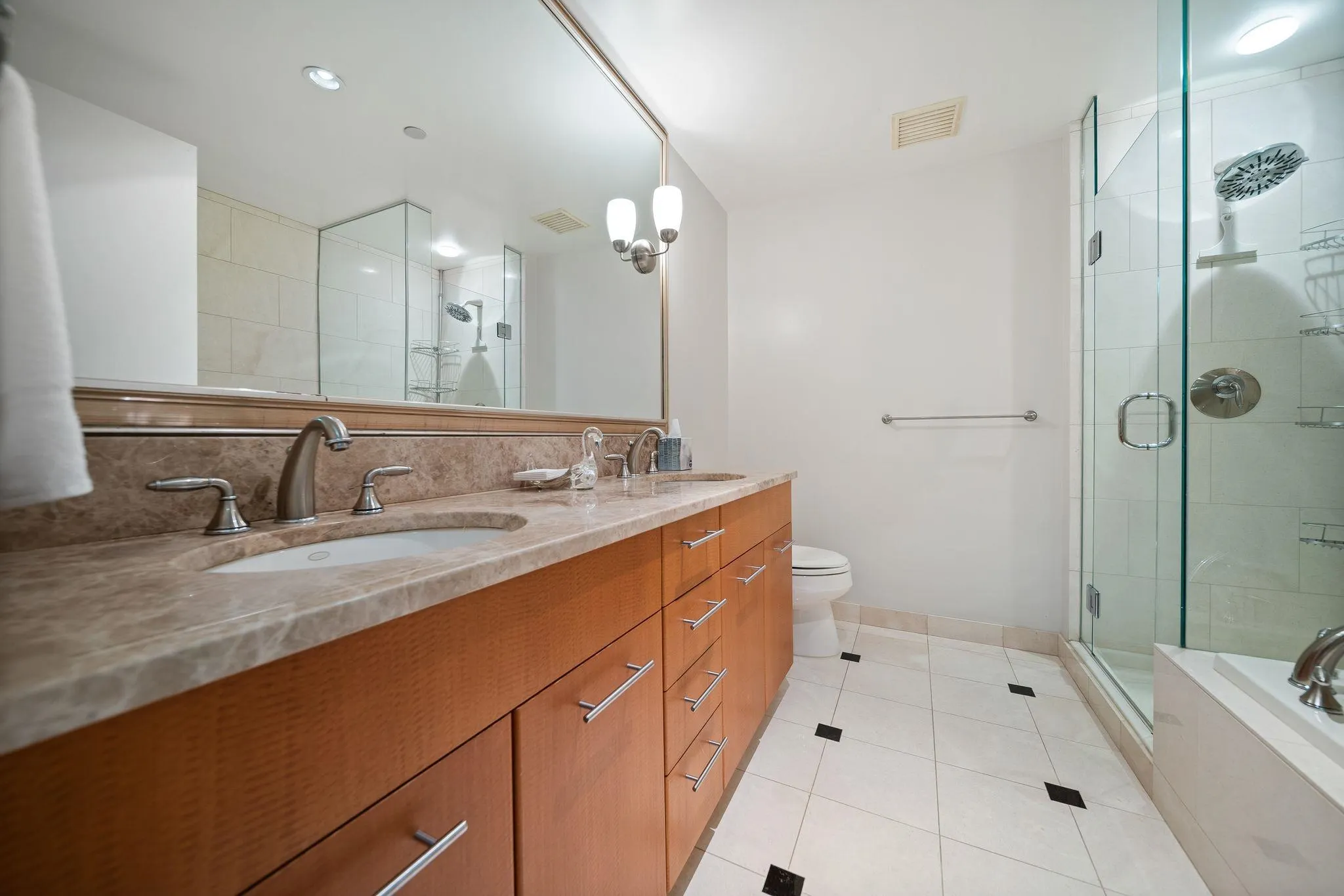 323 Jervis Street #402
