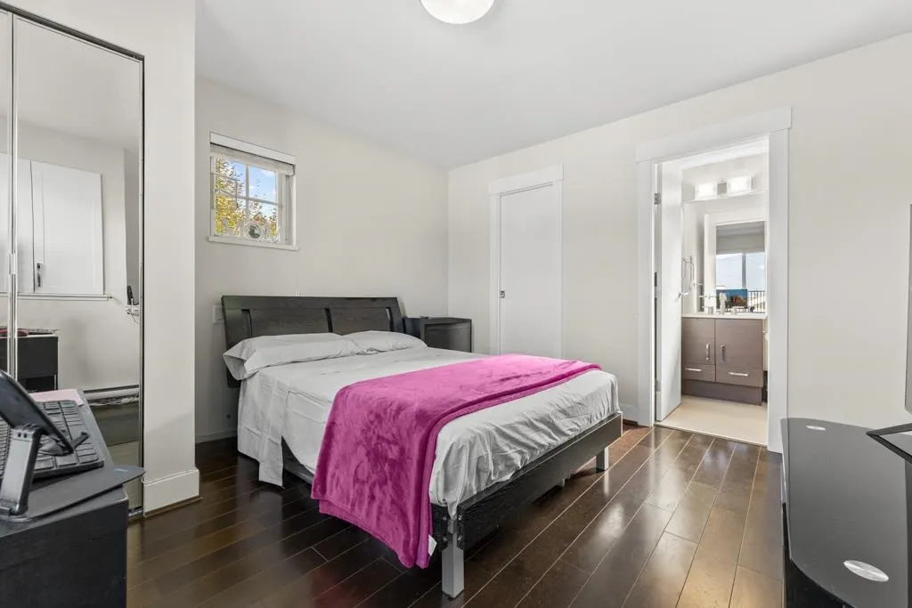 7198 Barnet Road #18