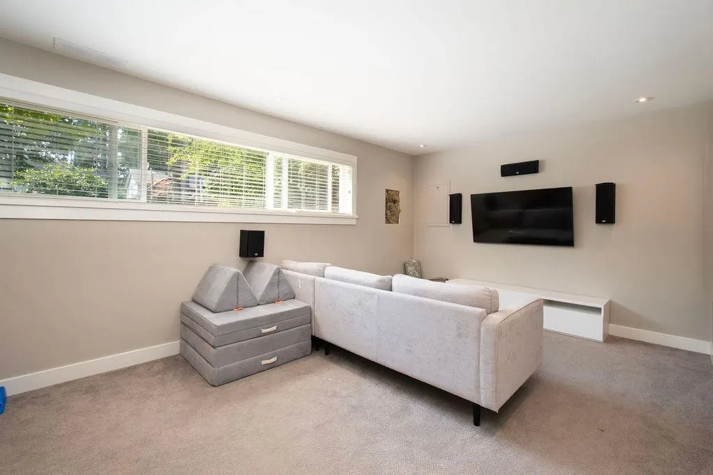 1218 W 22nd Street