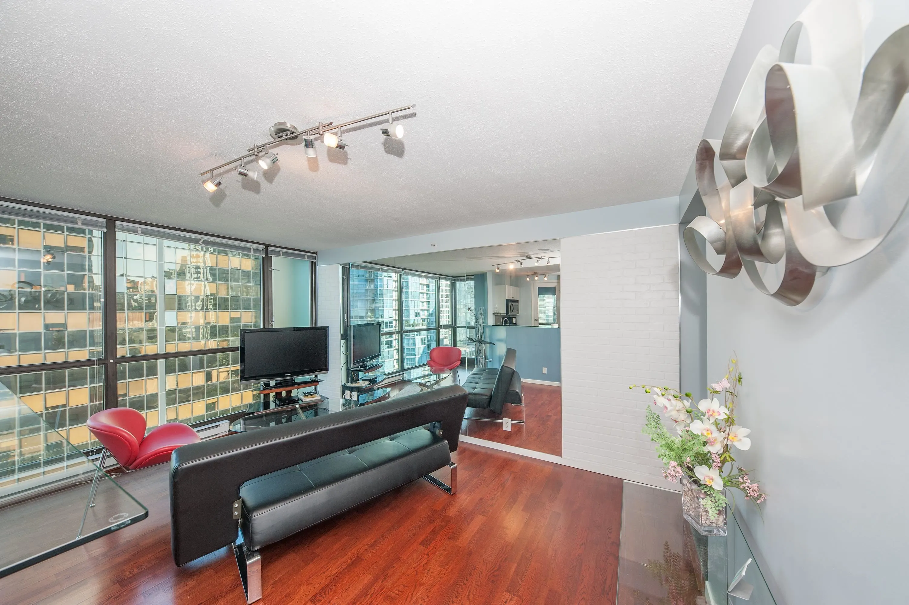 1367 Alberni Street #910