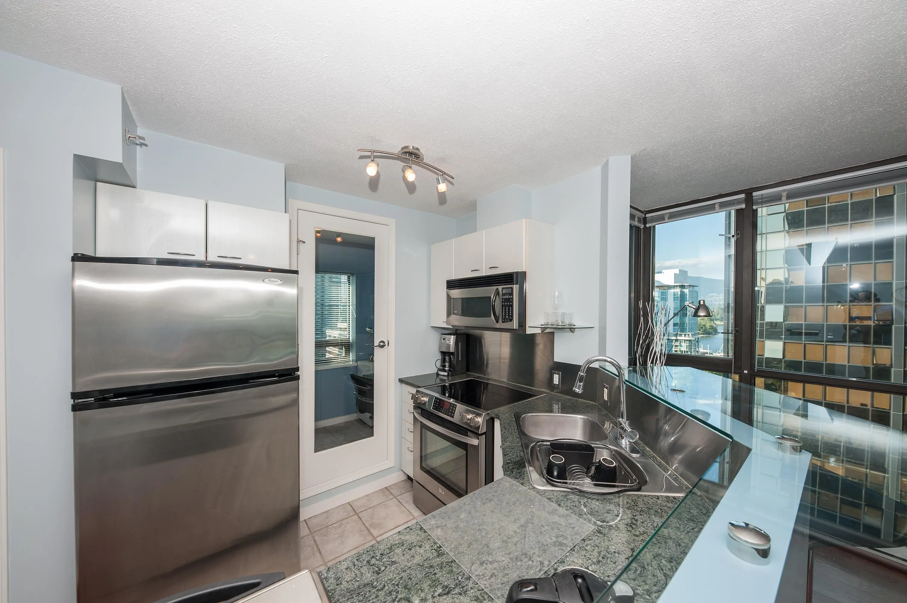 1367 Alberni Street #910