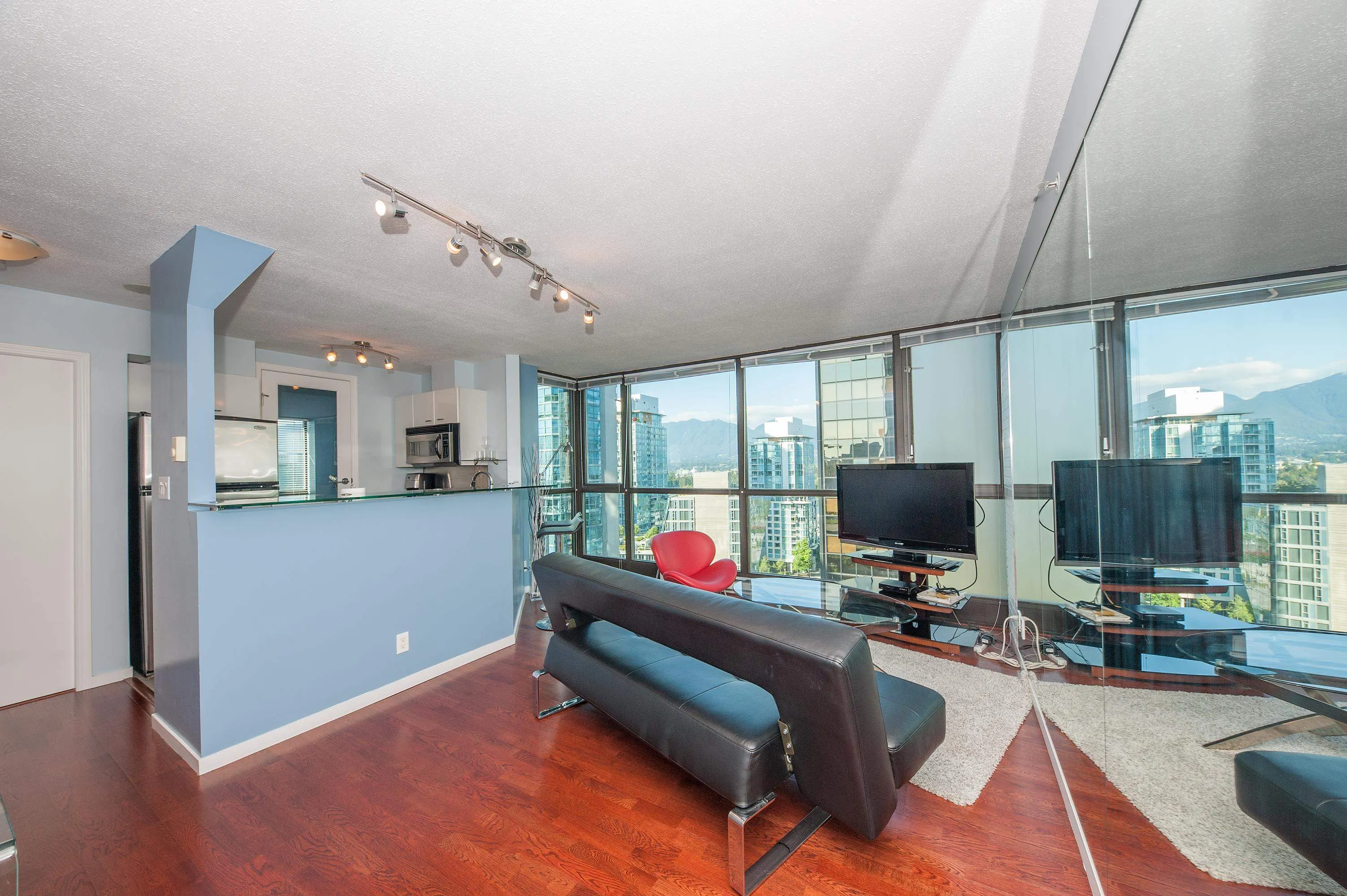 1367 Alberni Street #910