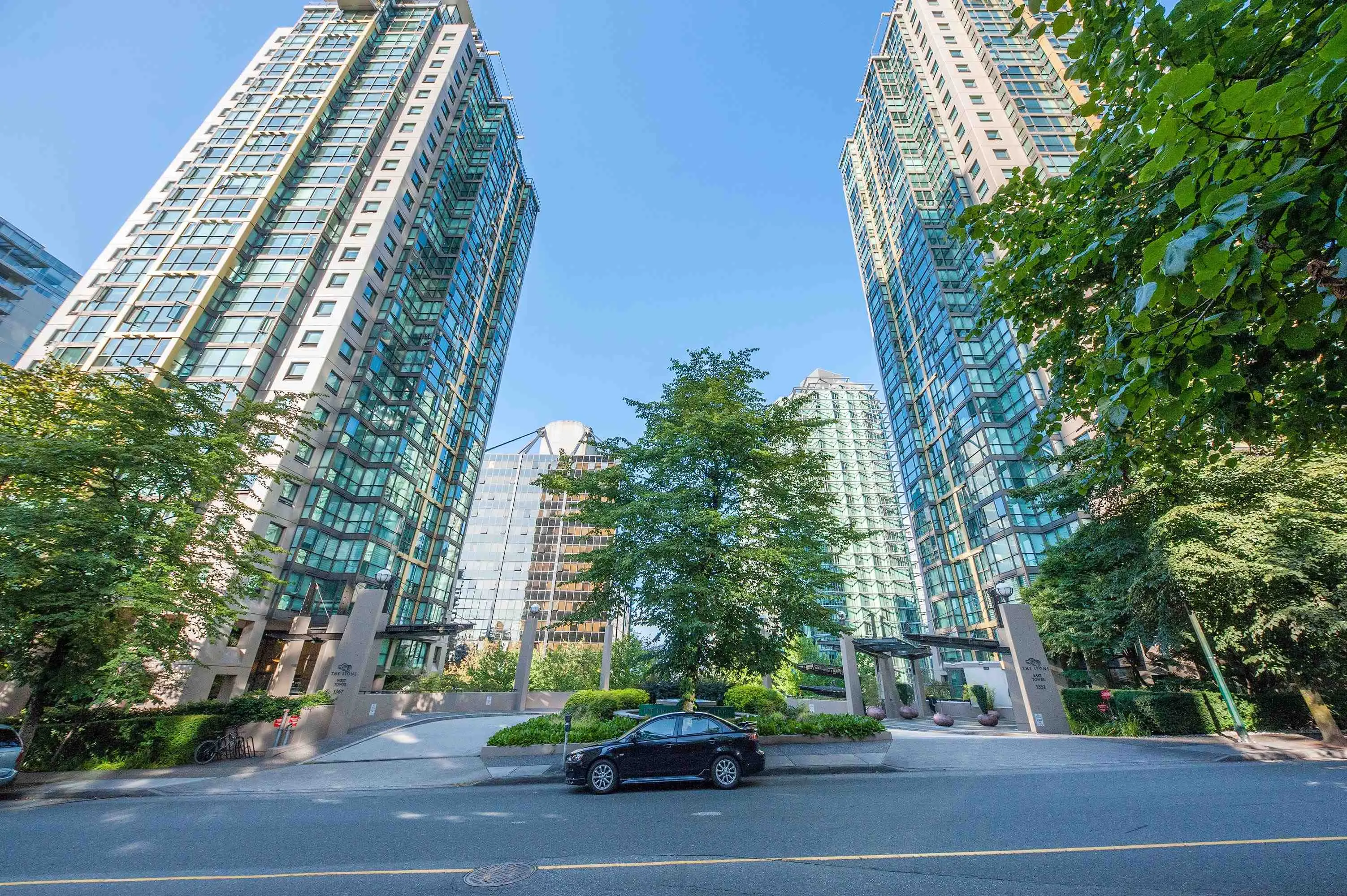 1367 Alberni Street #910