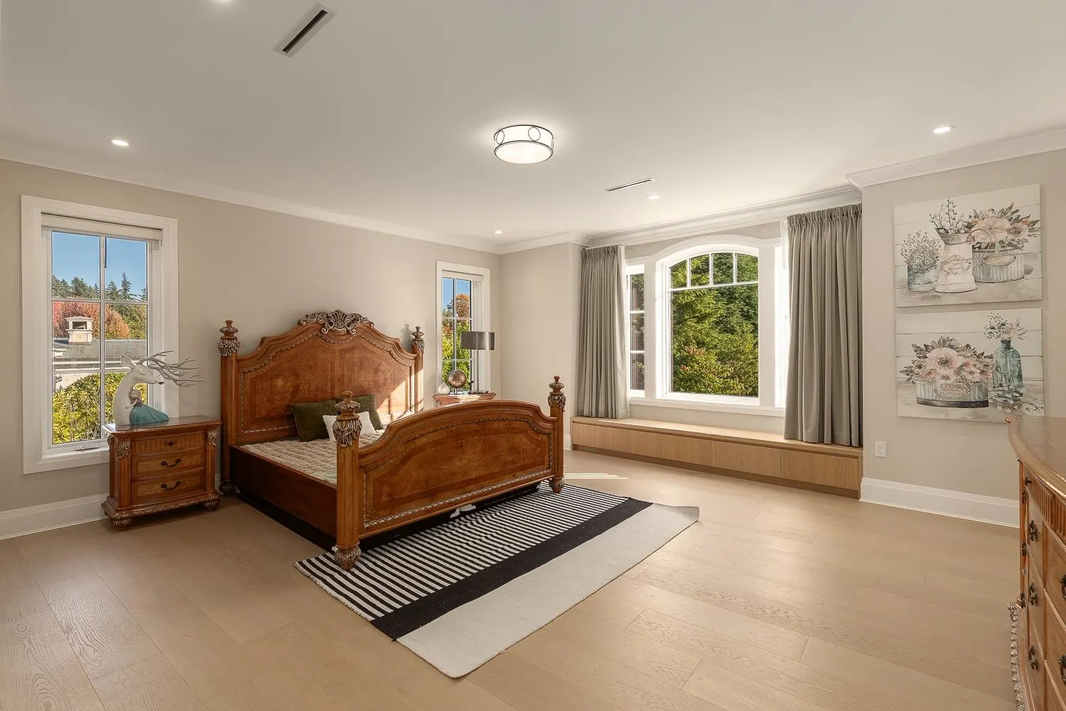 5747 Newton Wynd