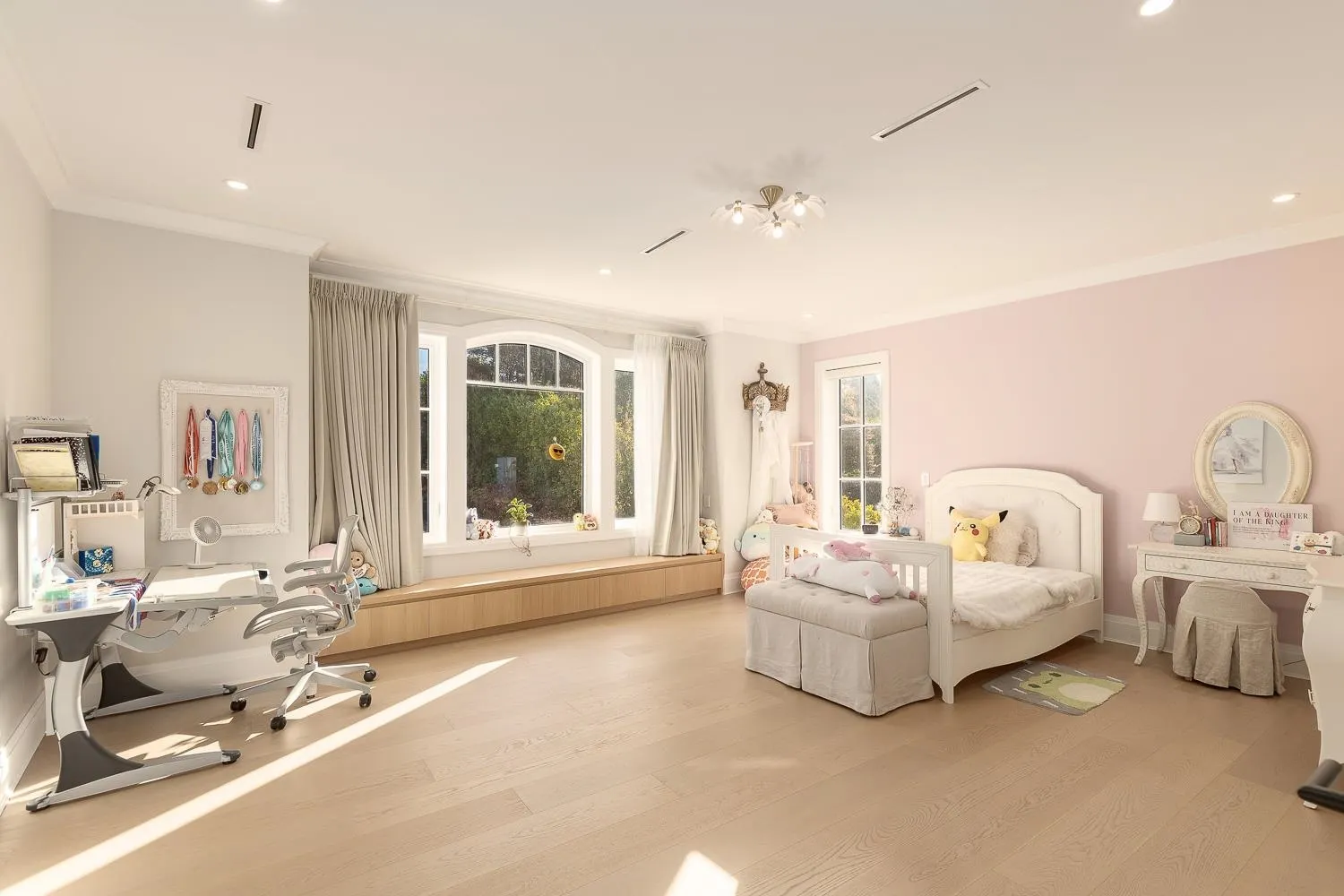 5747 Newton Wynd