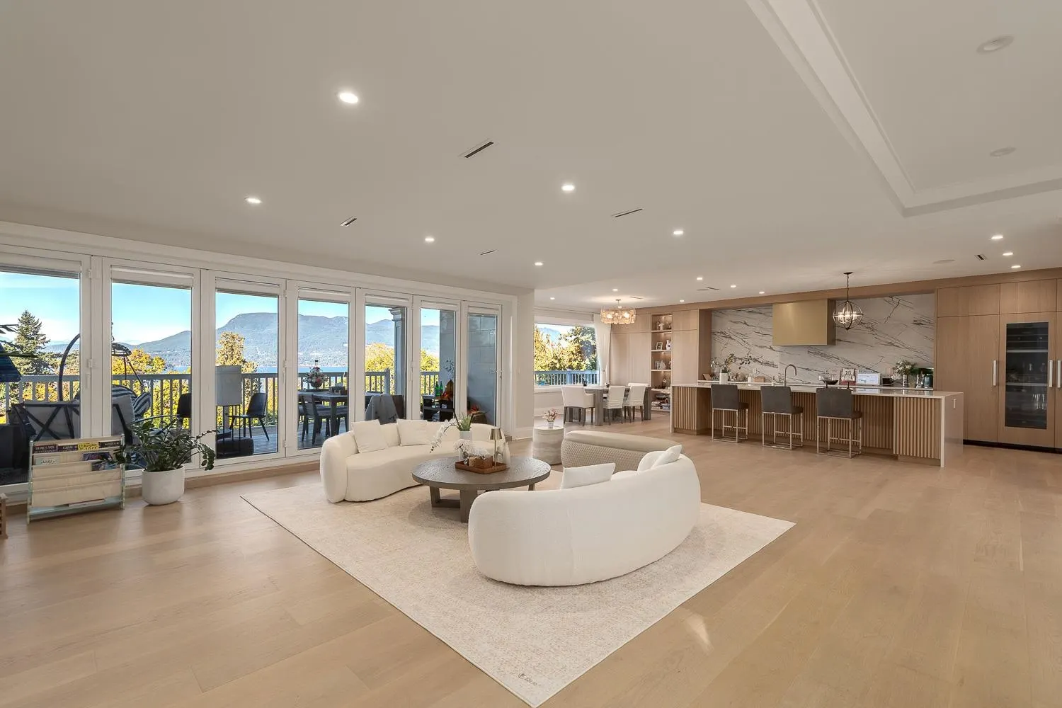 5747 Newton Wynd