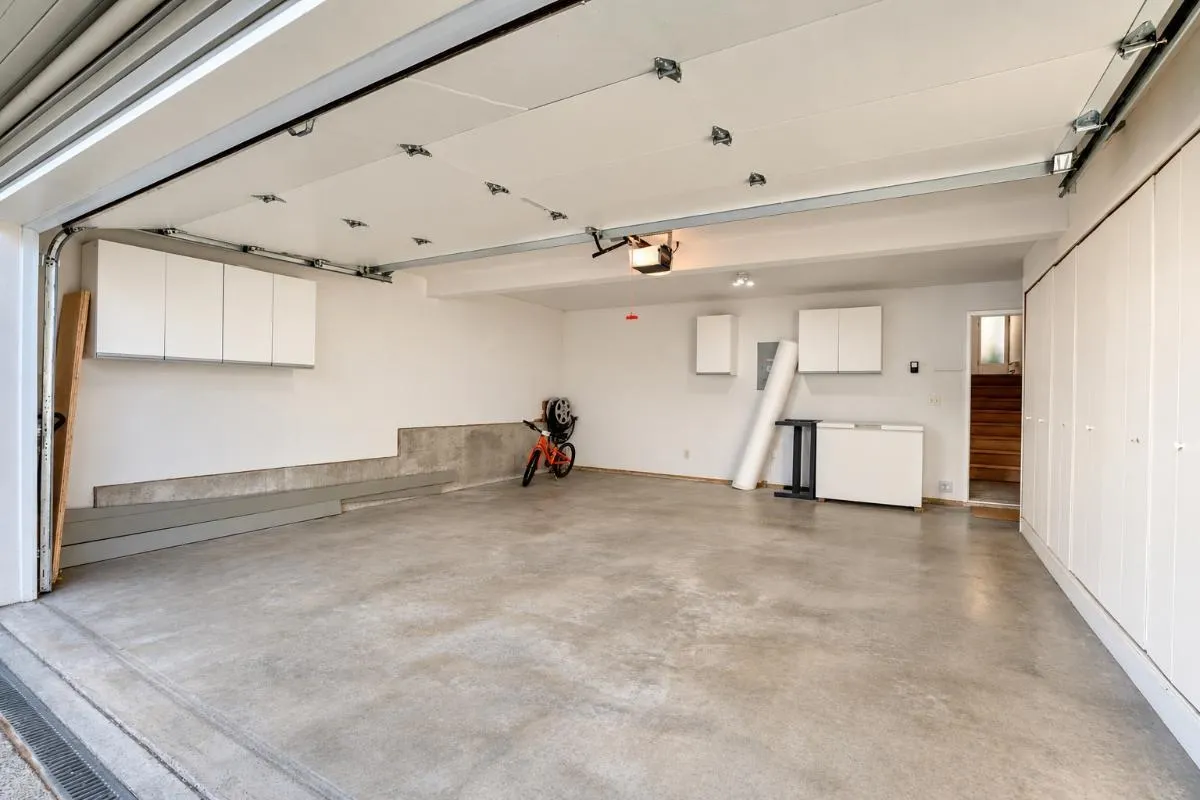 223 E Keith Road #304