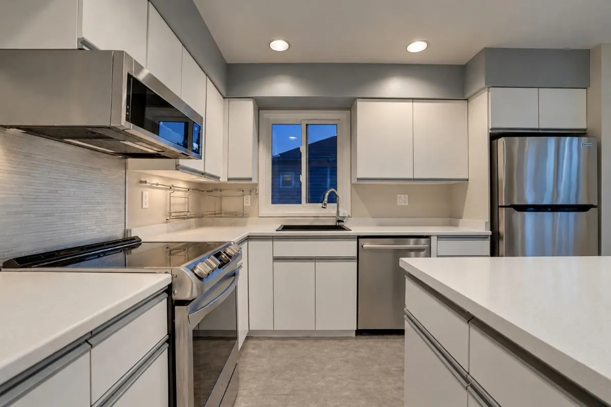 223 E Keith Road #304