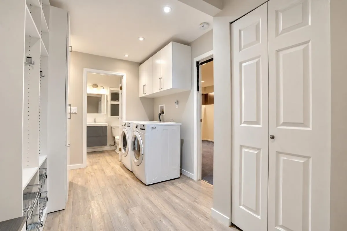 223 E Keith Road #304
