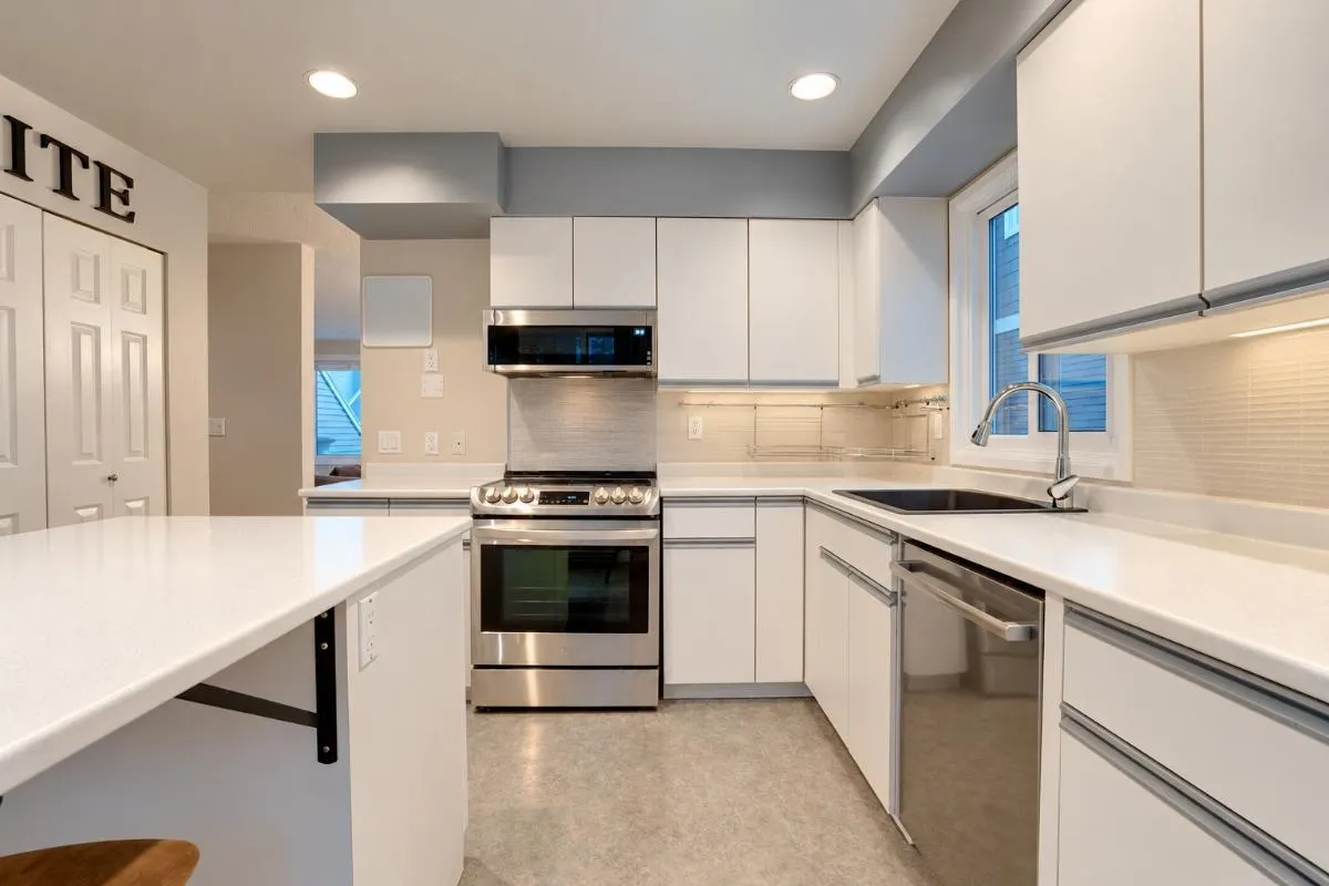 223 E Keith Road #304