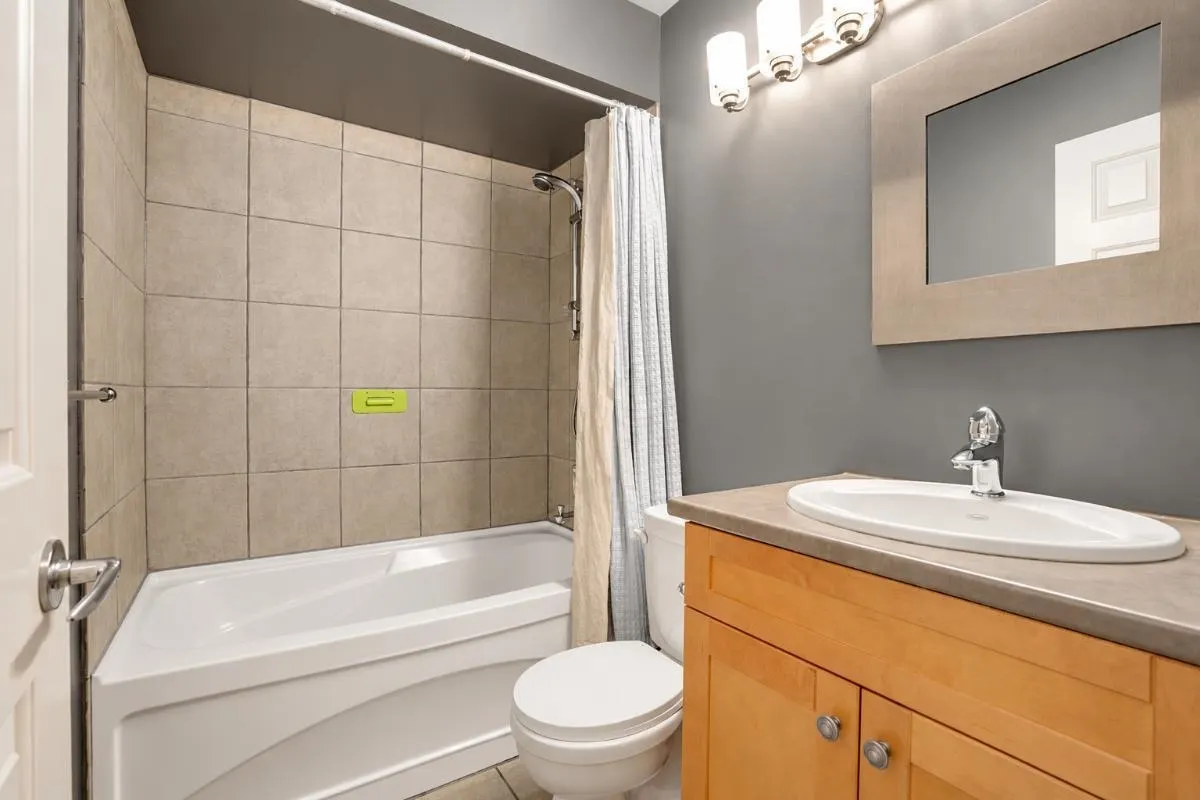 223 E Keith Road #304