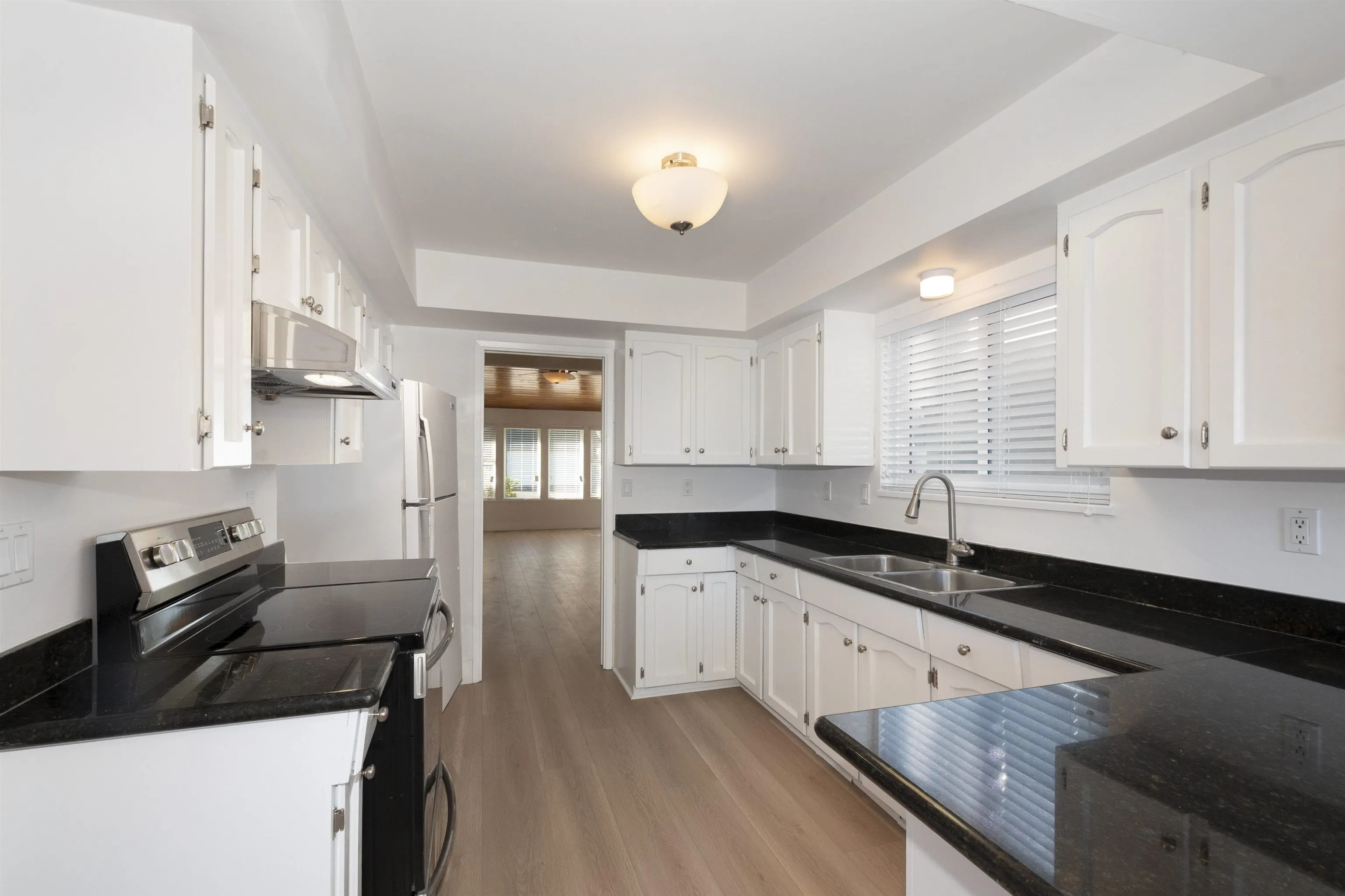 9866 Ashwood Drive