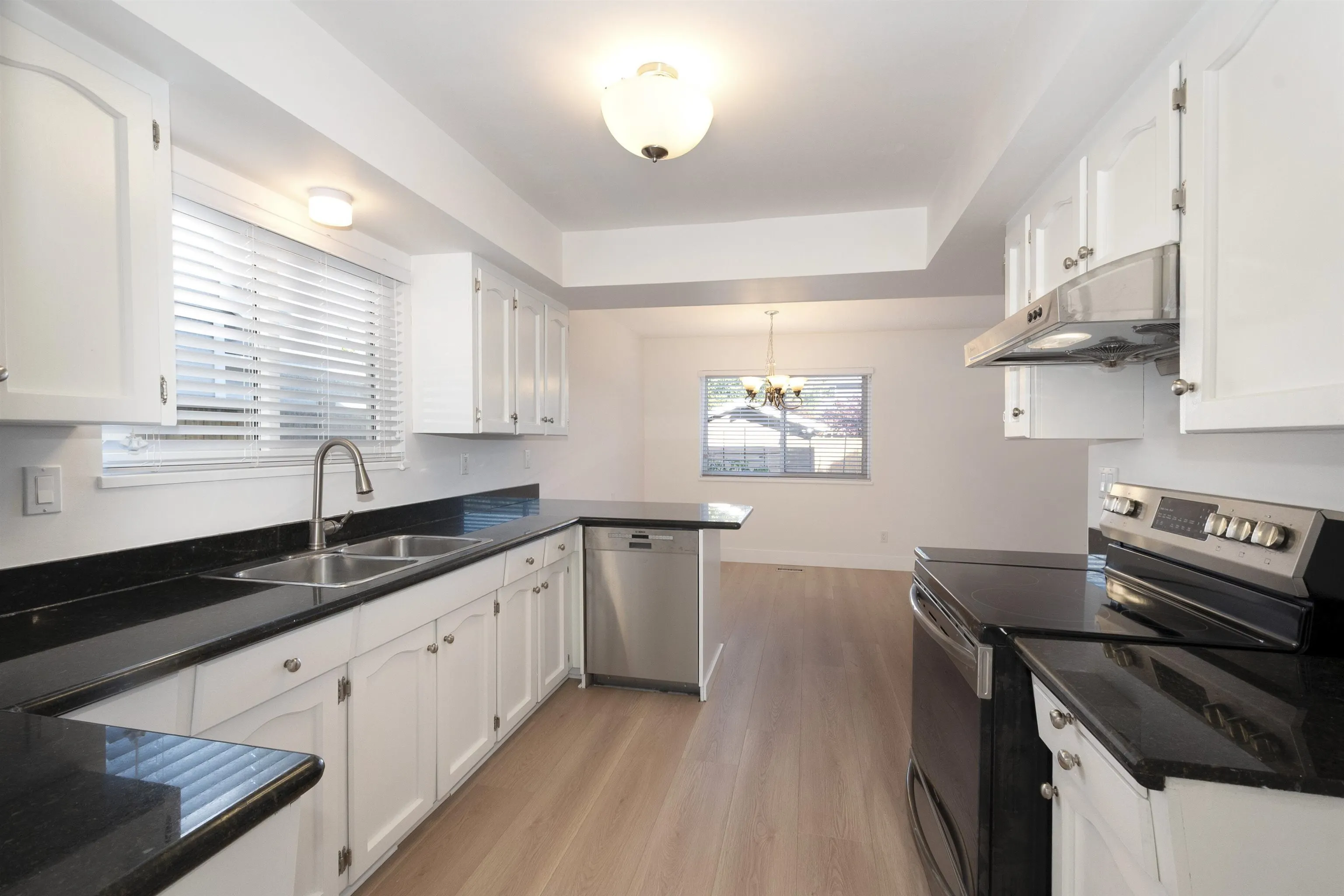 9866 Ashwood Drive