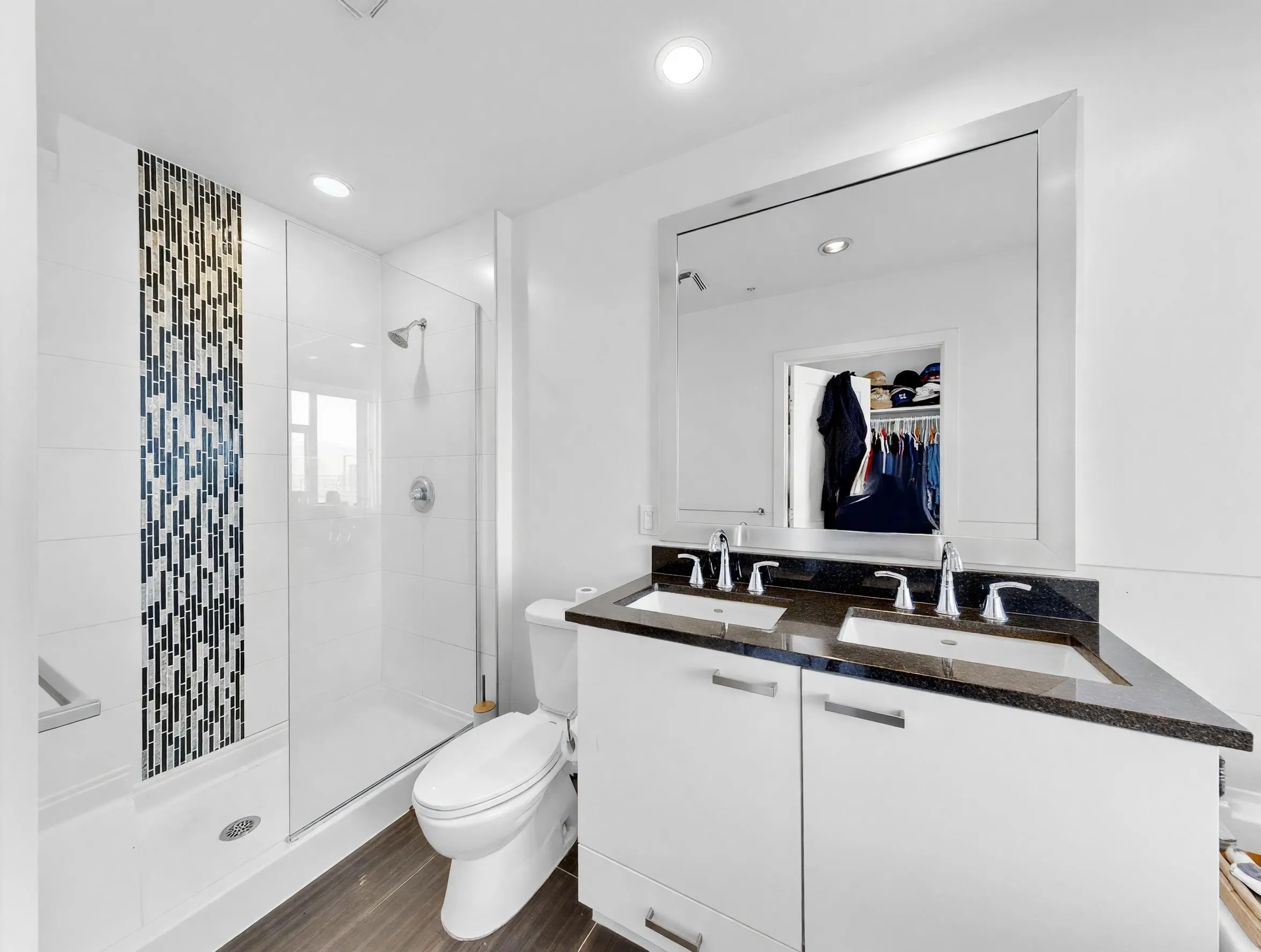 2080 W Broadway #865