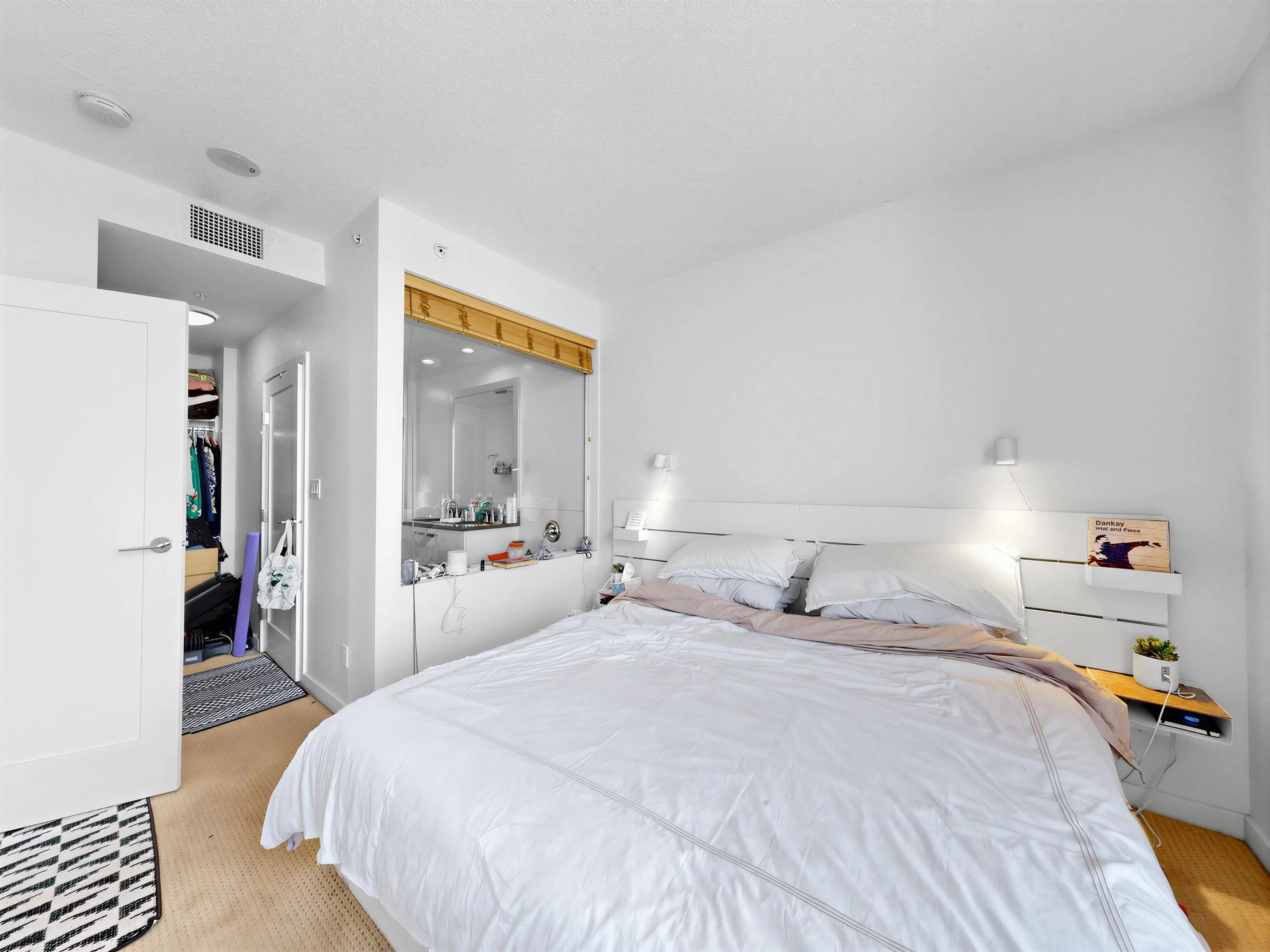 2080 W Broadway #865