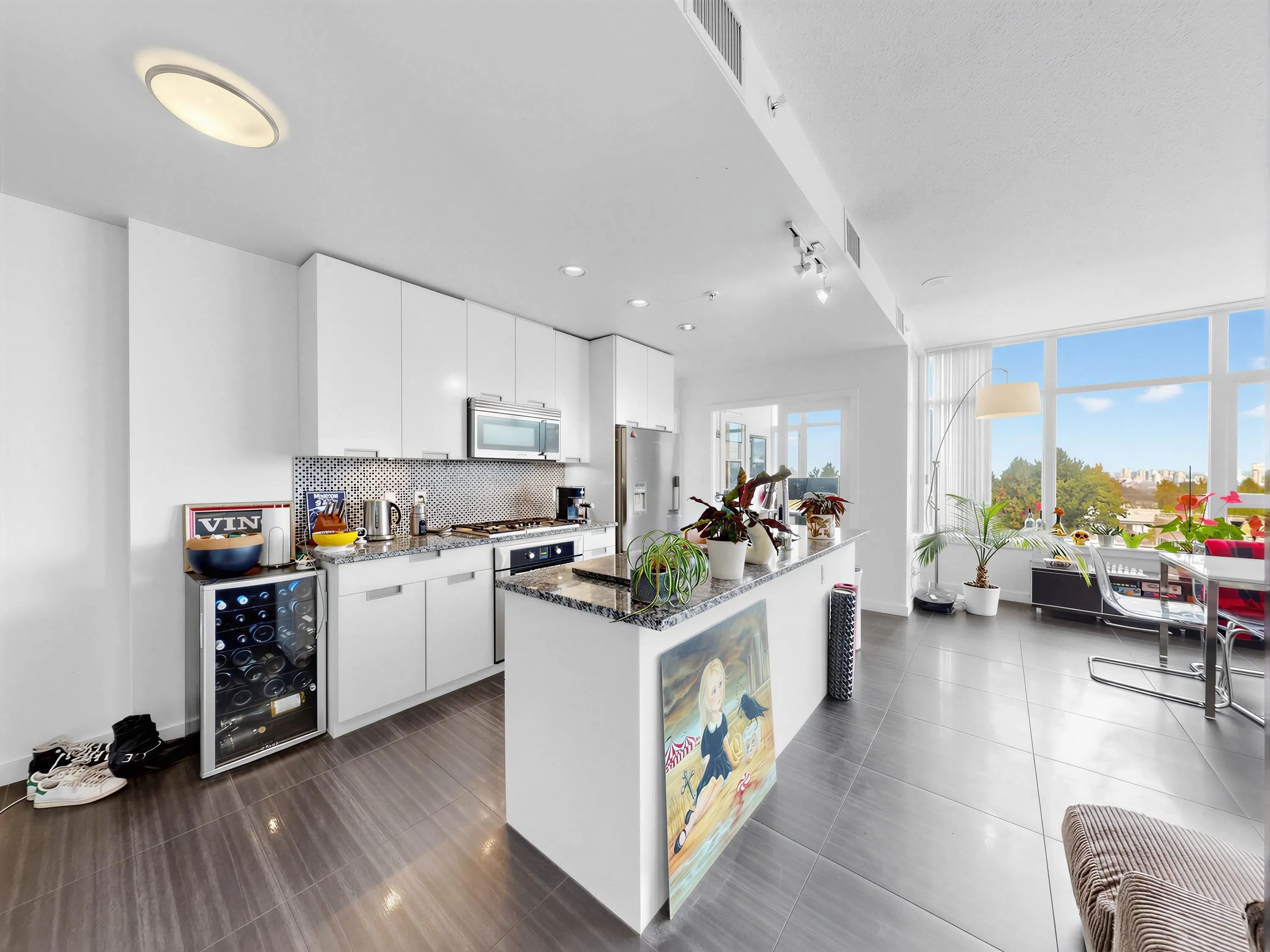 2080 W Broadway #865