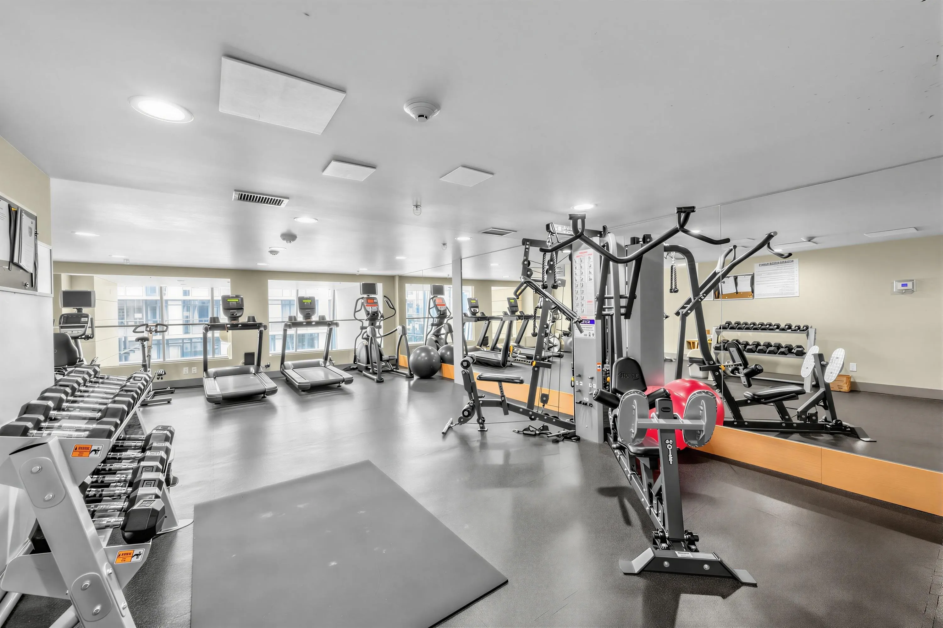 2080 W Broadway #865