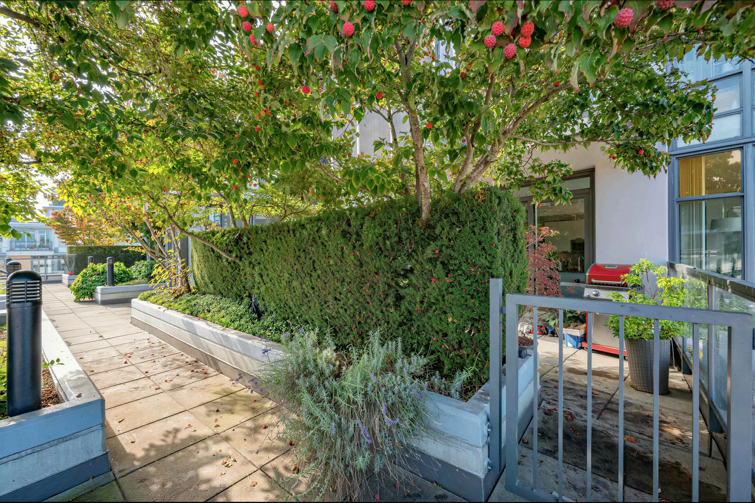 2080 W Broadway #865