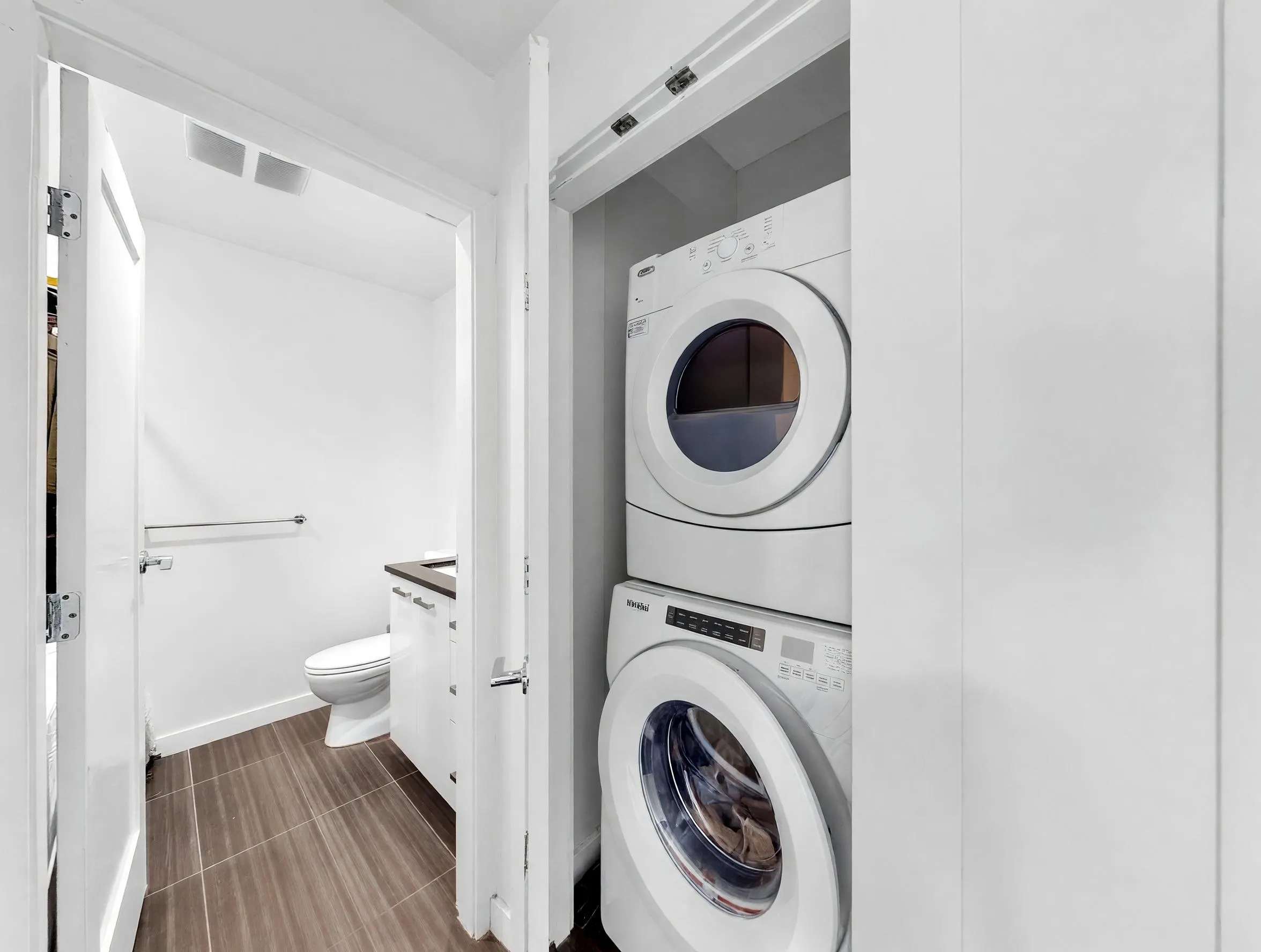 2080 W Broadway #865