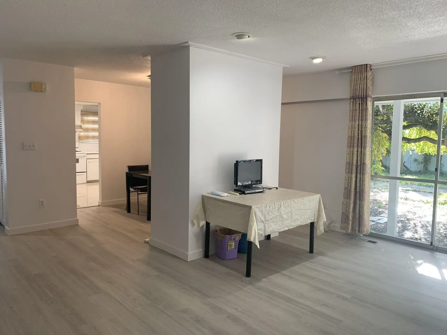 8540 Rosemary Ave #Upper/Downstair