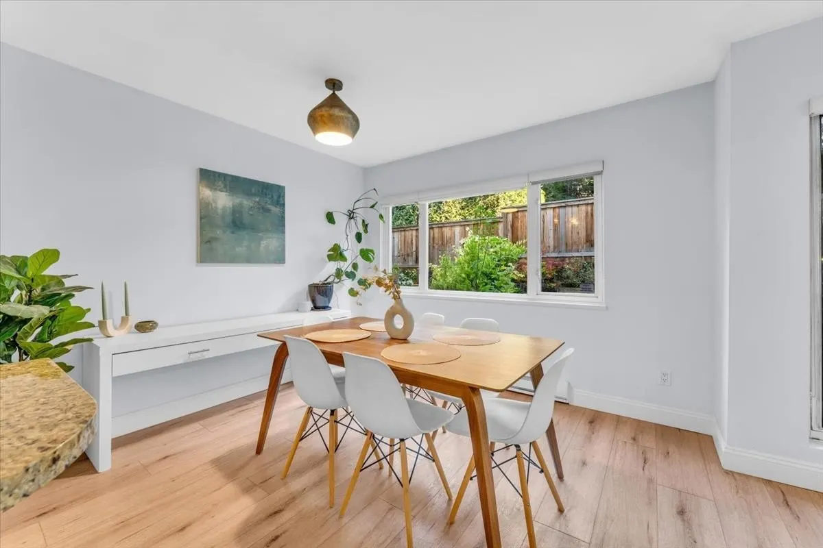 320 W 2nd Street #102