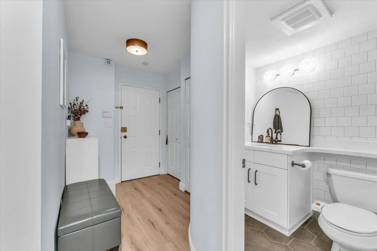 320 W 2nd Street #102