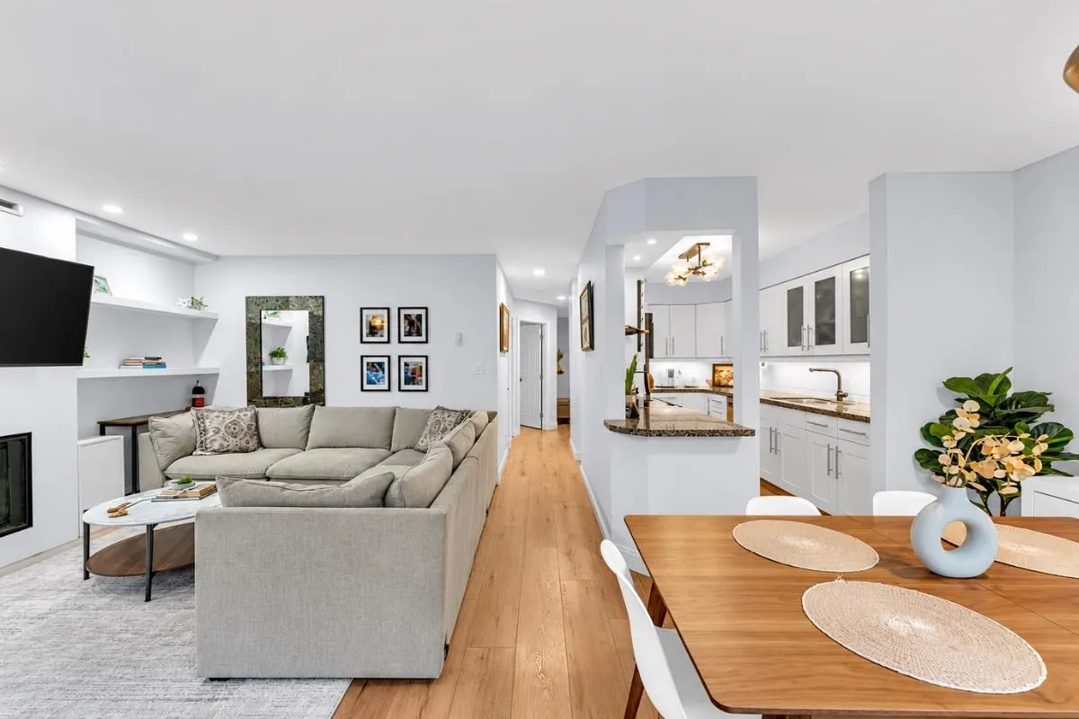 320 W 2nd Street #102