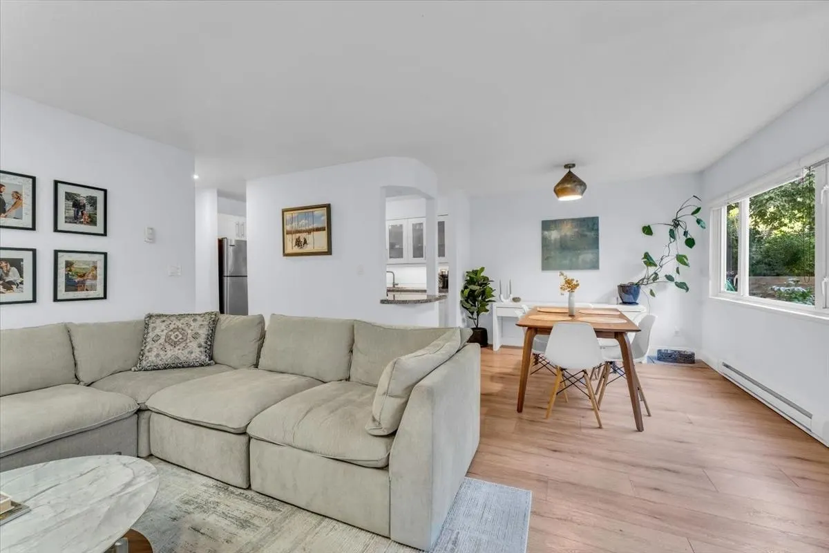 320 W 2nd Street #102