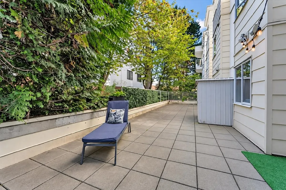 320 W 2nd Street #102