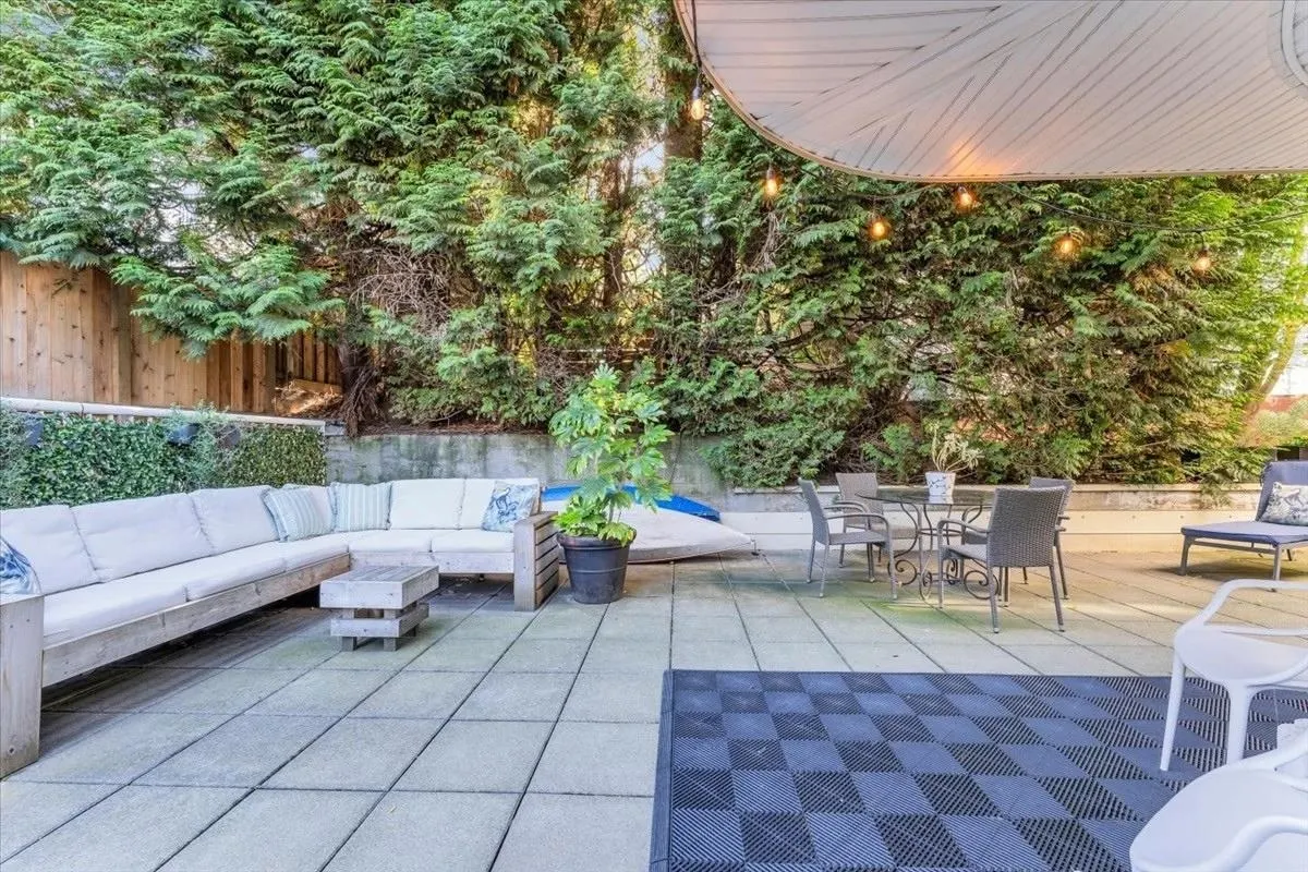 320 W 2nd Street #102