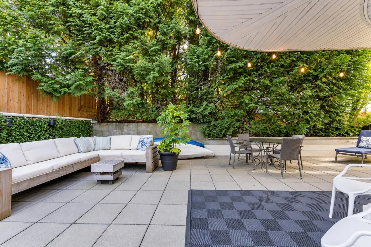 320 W 2nd Street #102